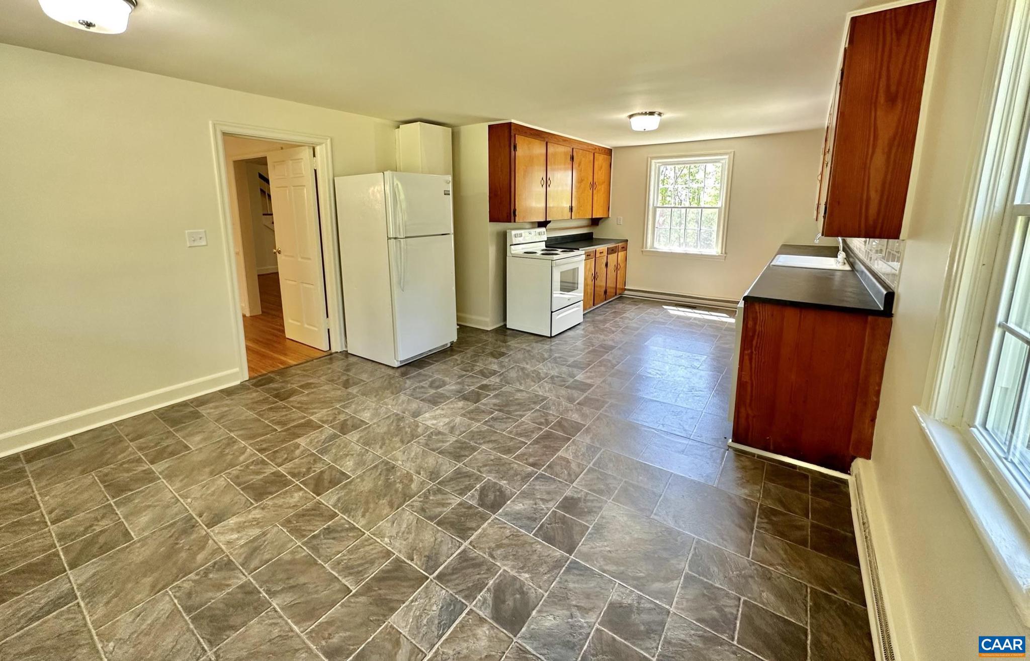 UNKNOWN - Residential Lease