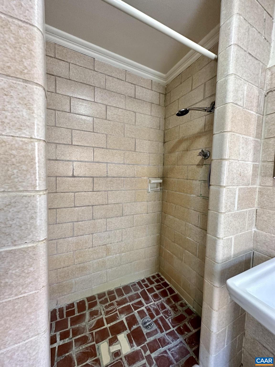 UNKNOWN - Residential Lease