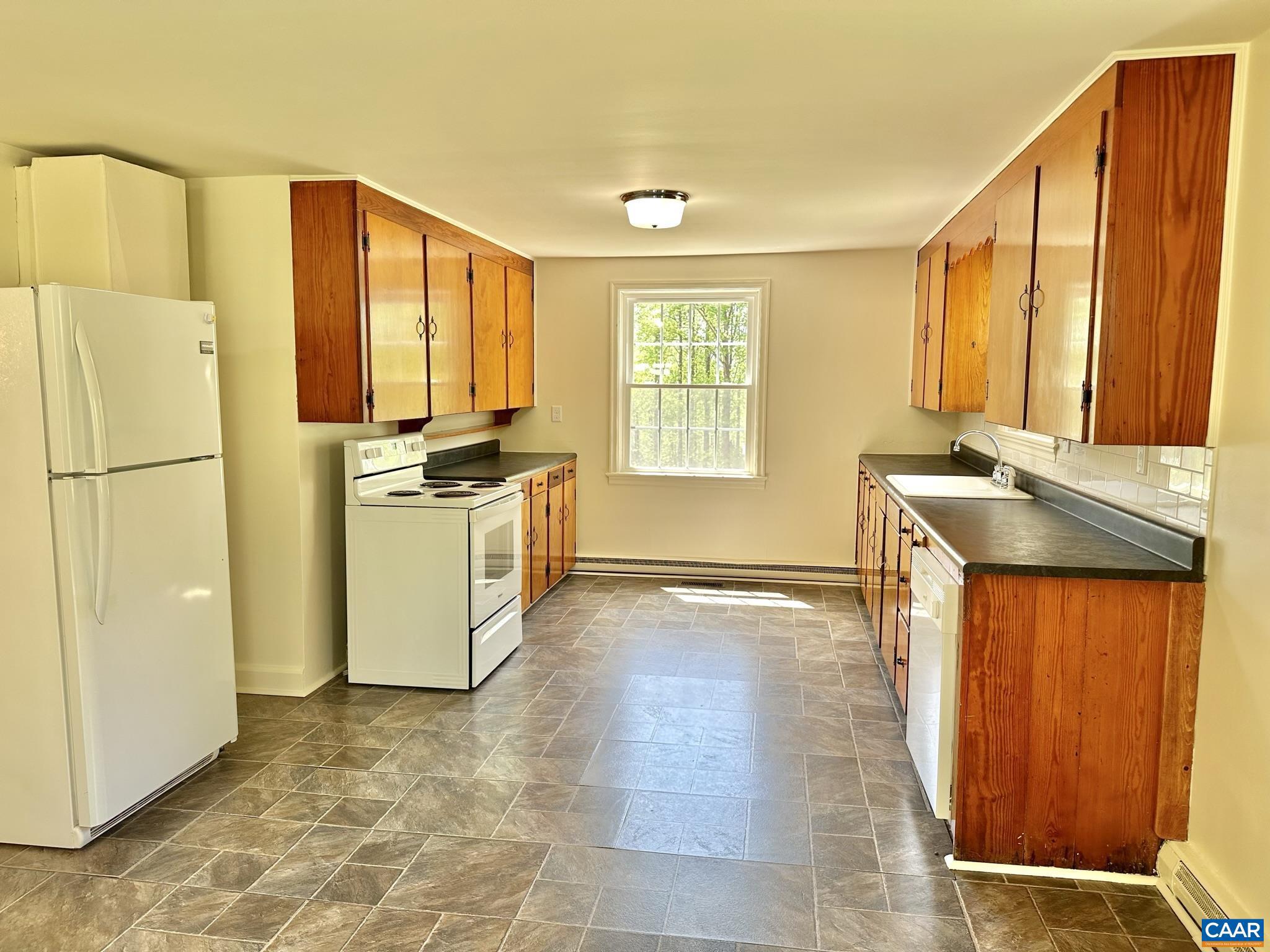 UNKNOWN - Residential Lease