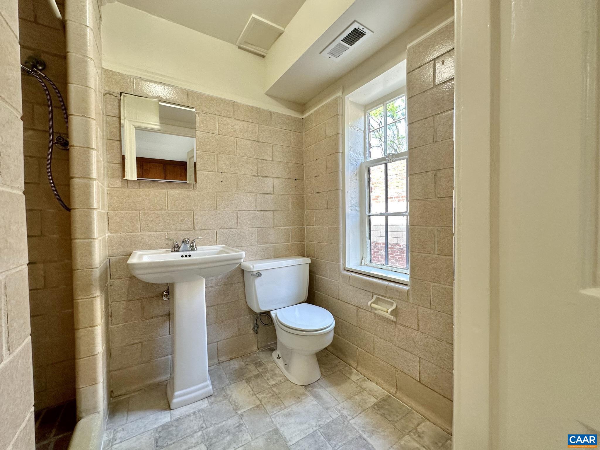 UNKNOWN - Residential Lease