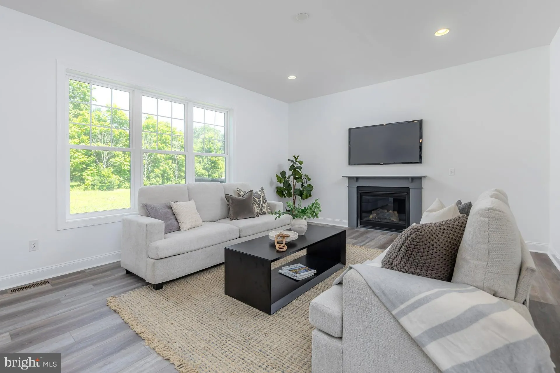 Mullica Hill, New Jersey 08062, United States, 4 Bedrooms Bedrooms, ,4 BathroomsBathrooms,Residential,Active,159586