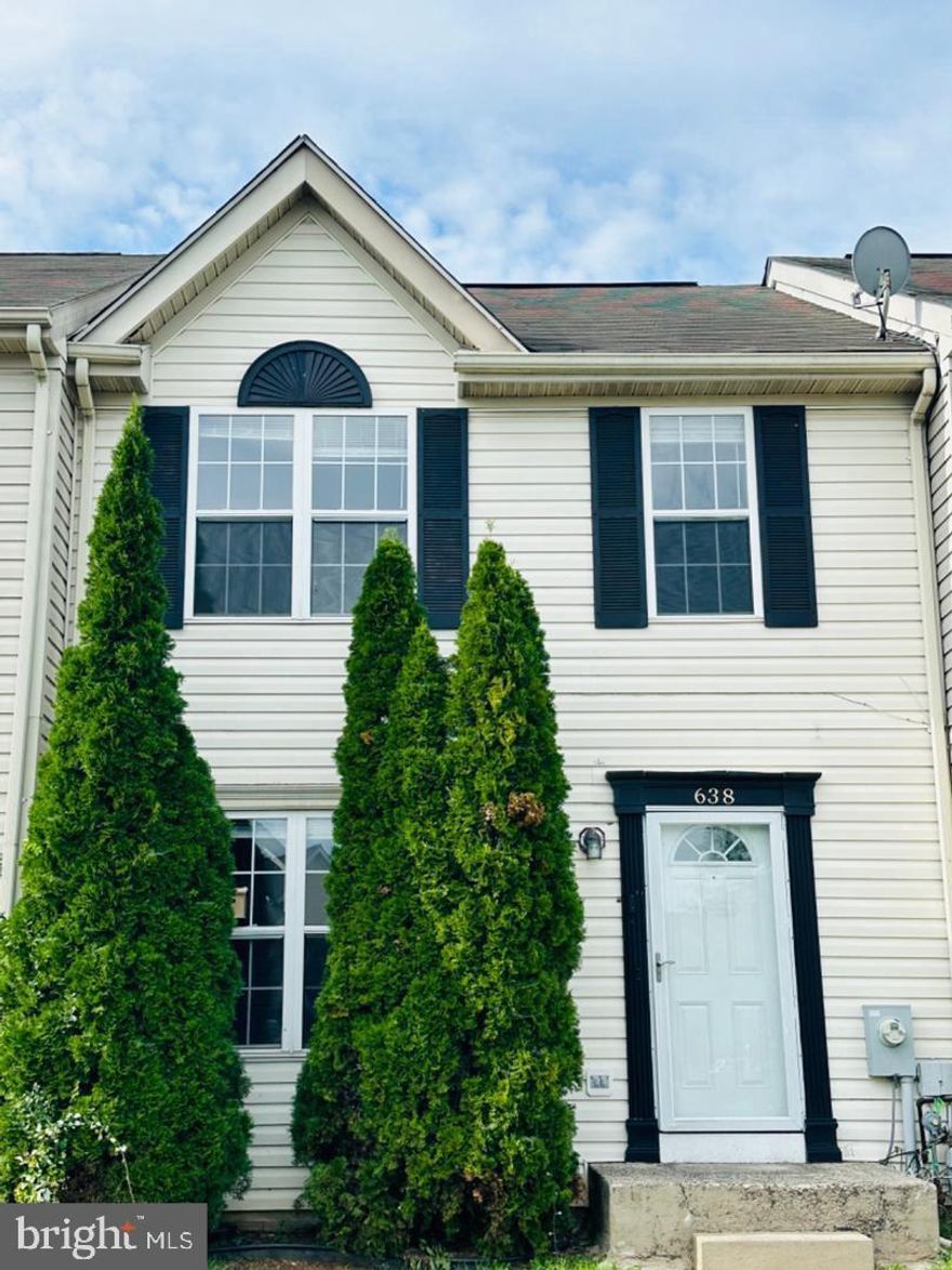 3bd with a 4bdrm den with 3 full bathrooms and 1 half bath. New carpet. Fresh paint. New floors. New HVAC. Like new appliances. Don’t miss this opportunity to own a move in ready townhouse in highly sort after Boston Courts in Dundalk. Fully finished basement with full bathroom and a den.