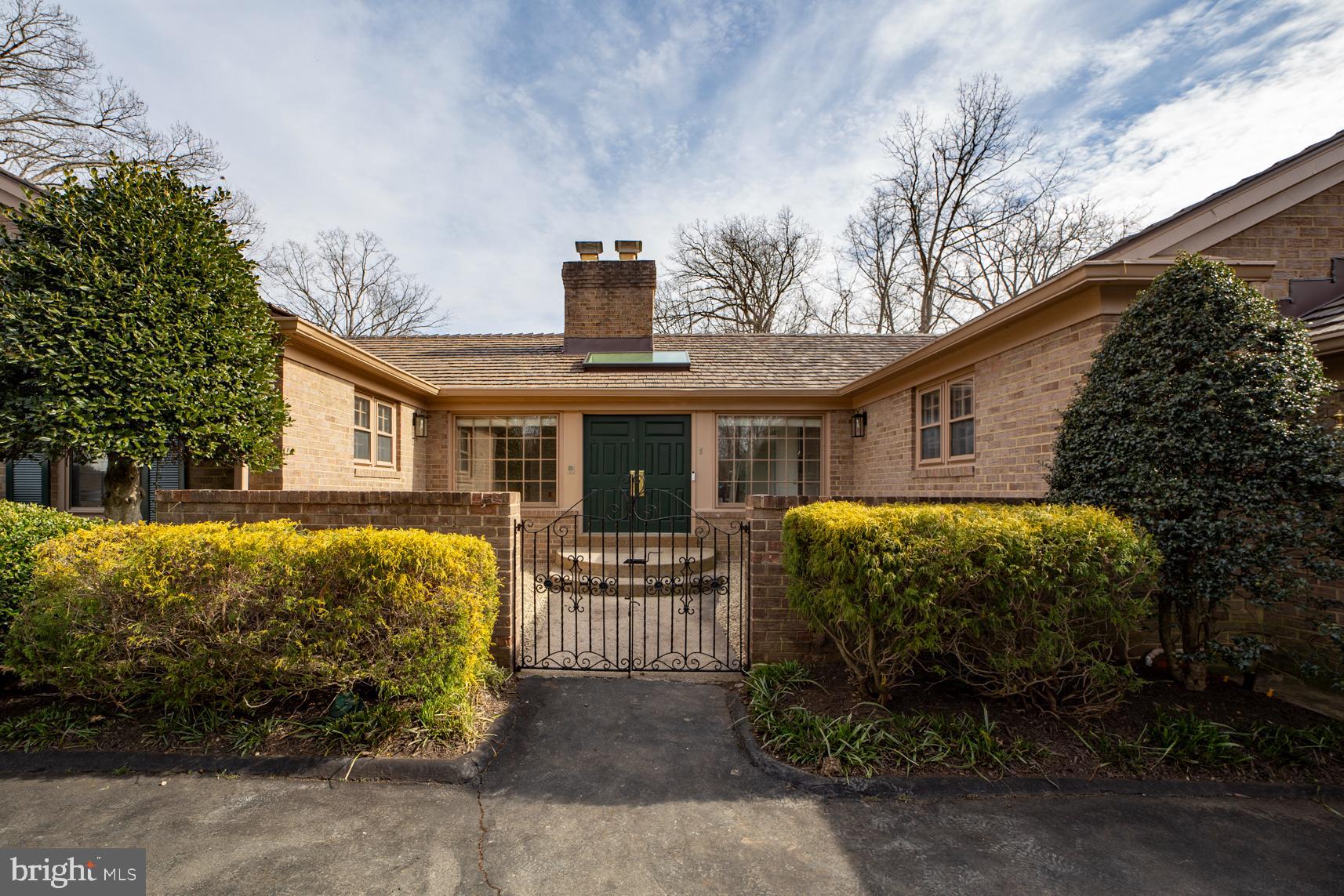 POTOMAC VILLAGE - Residential