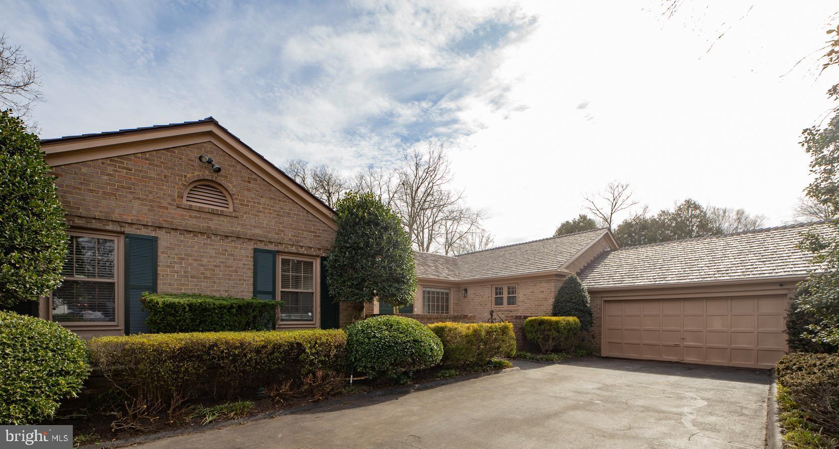 POTOMAC VILLAGE - Residential