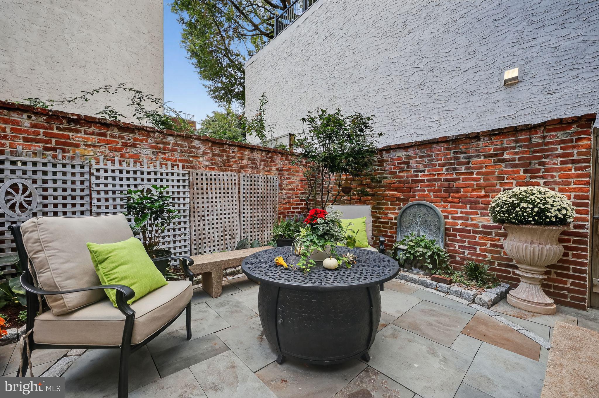 SOCIETY HILL - Residential