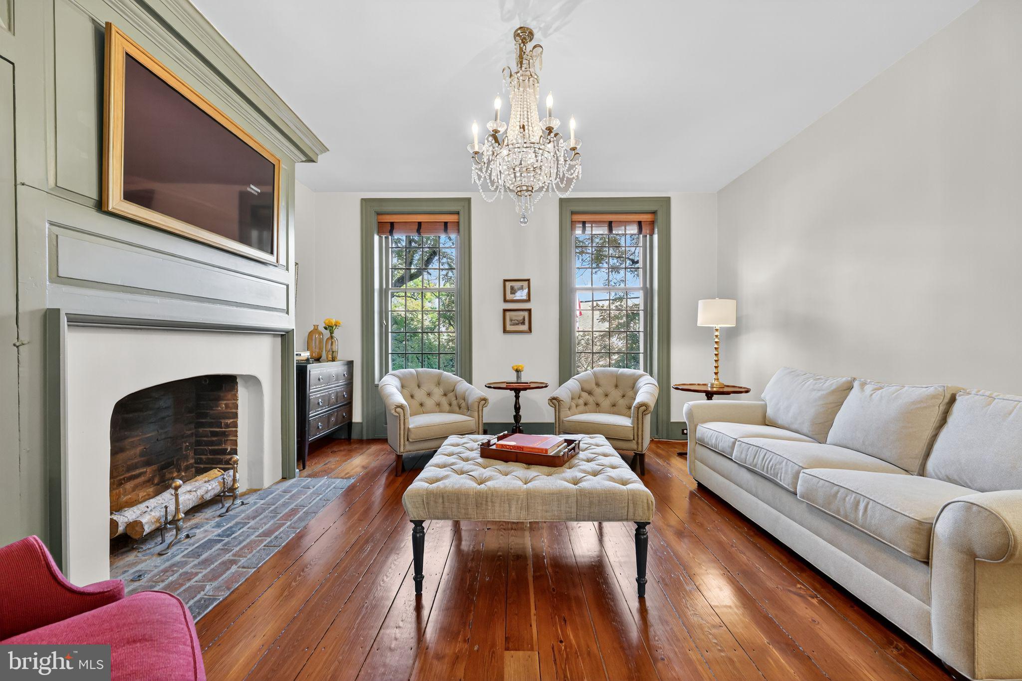 SOCIETY HILL - Residential