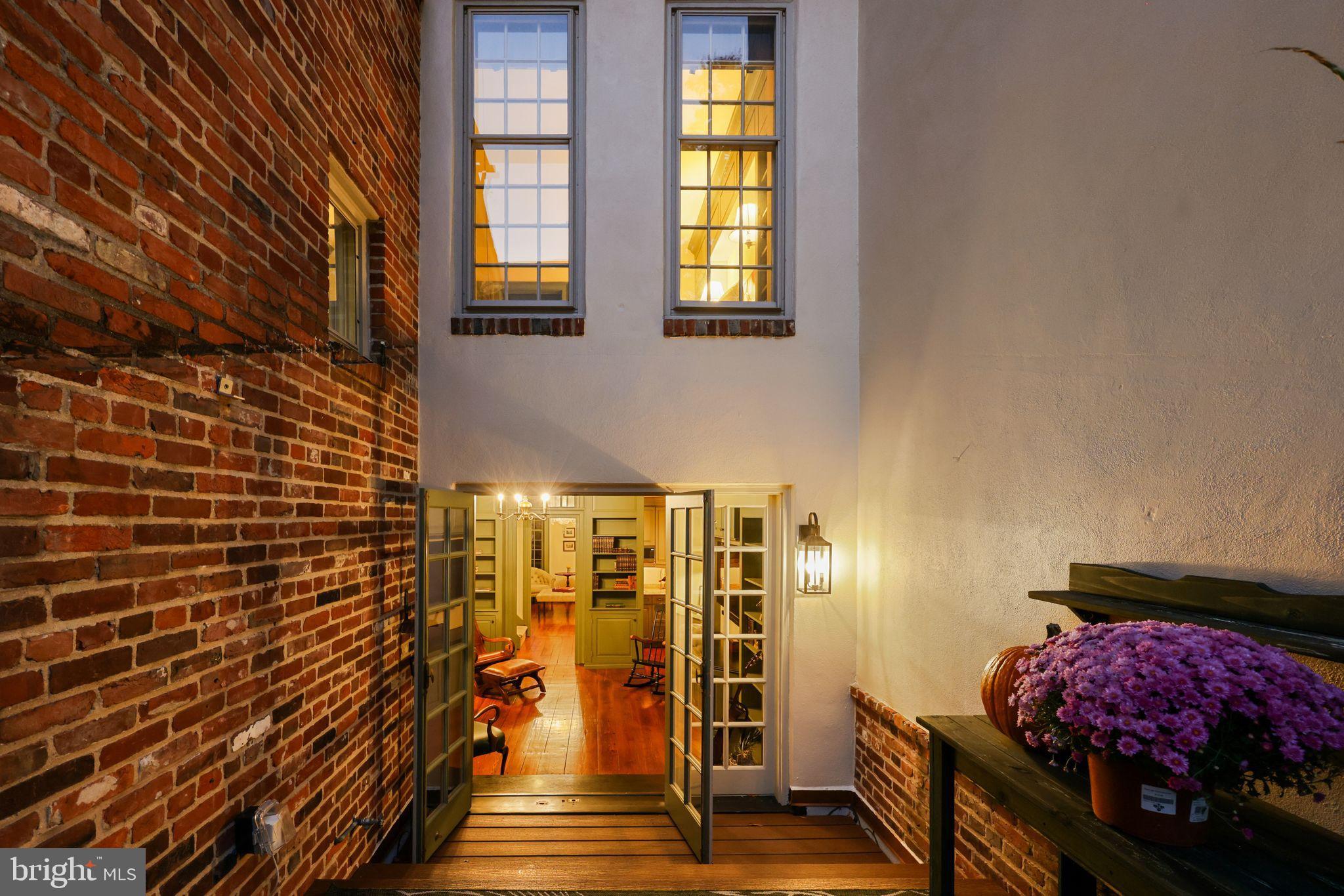 SOCIETY HILL - Residential