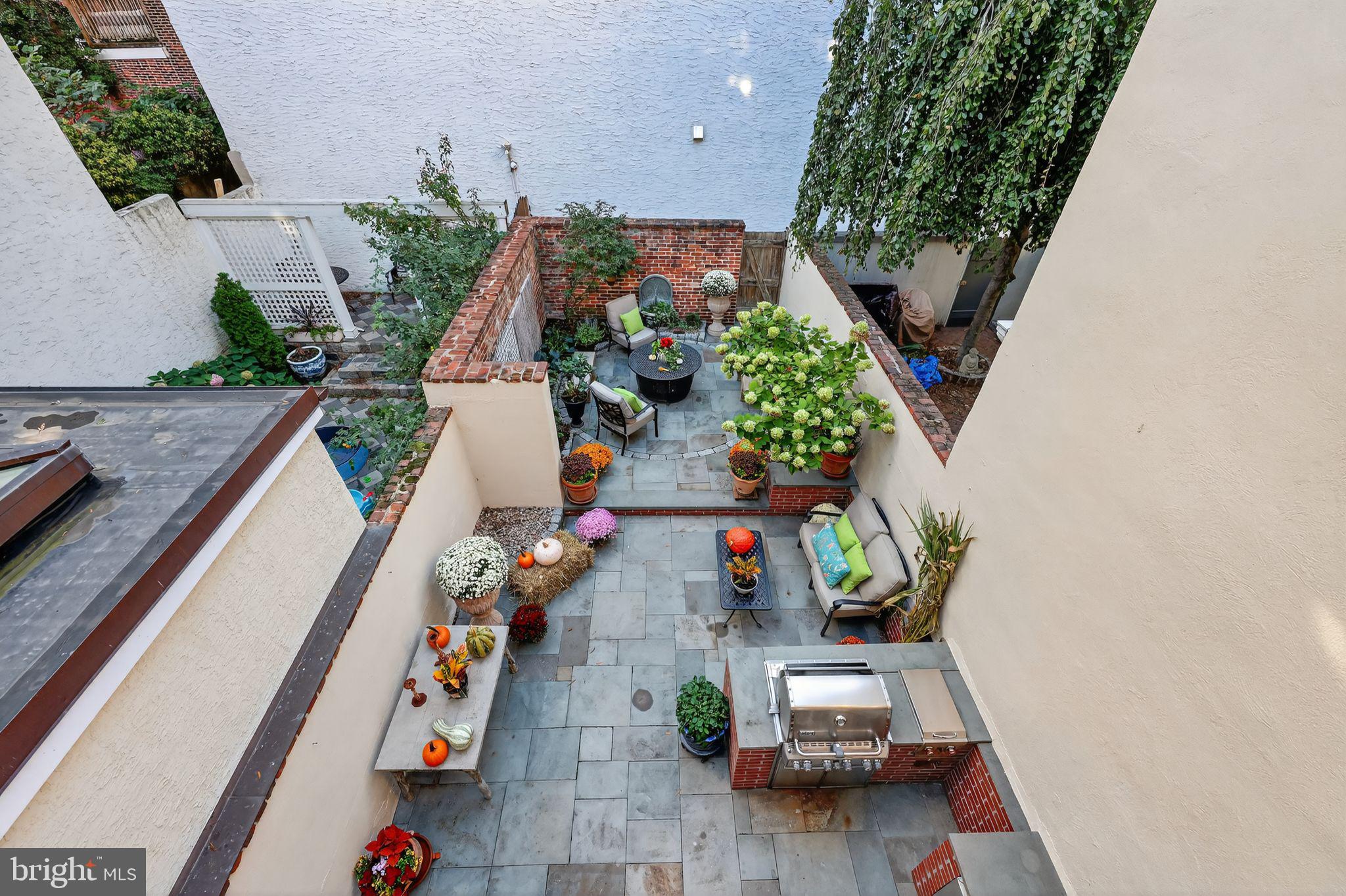 SOCIETY HILL - Residential