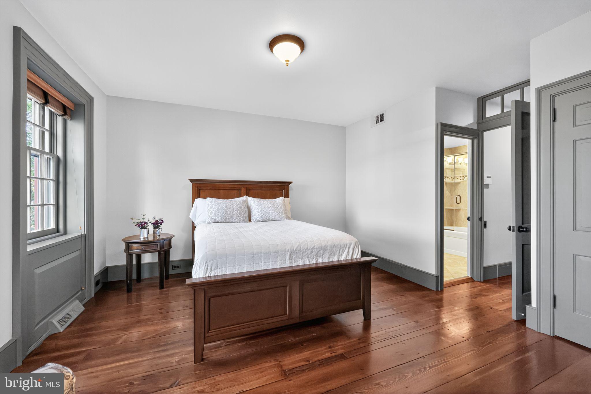 SOCIETY HILL - Residential