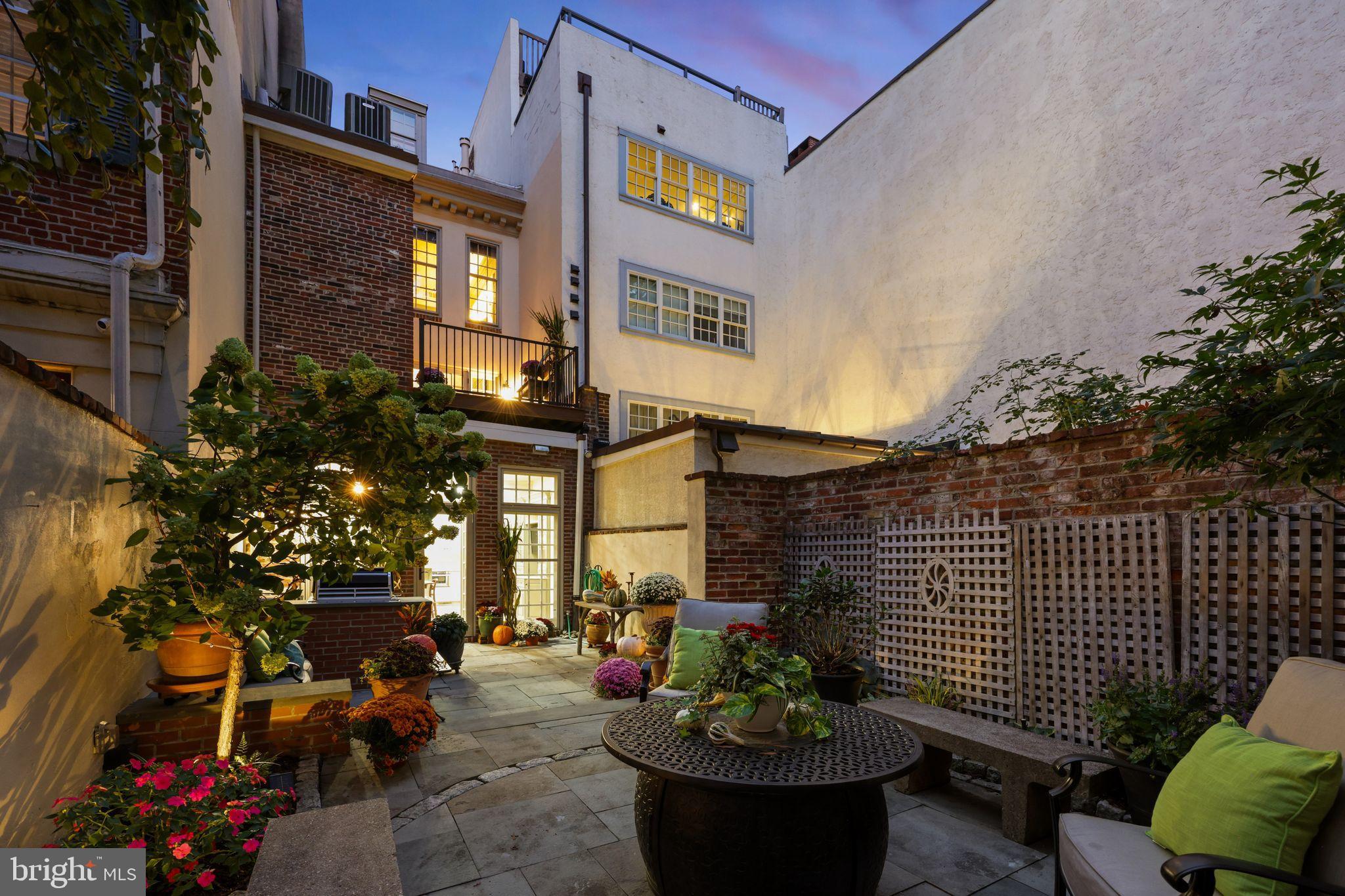 SOCIETY HILL - Residential