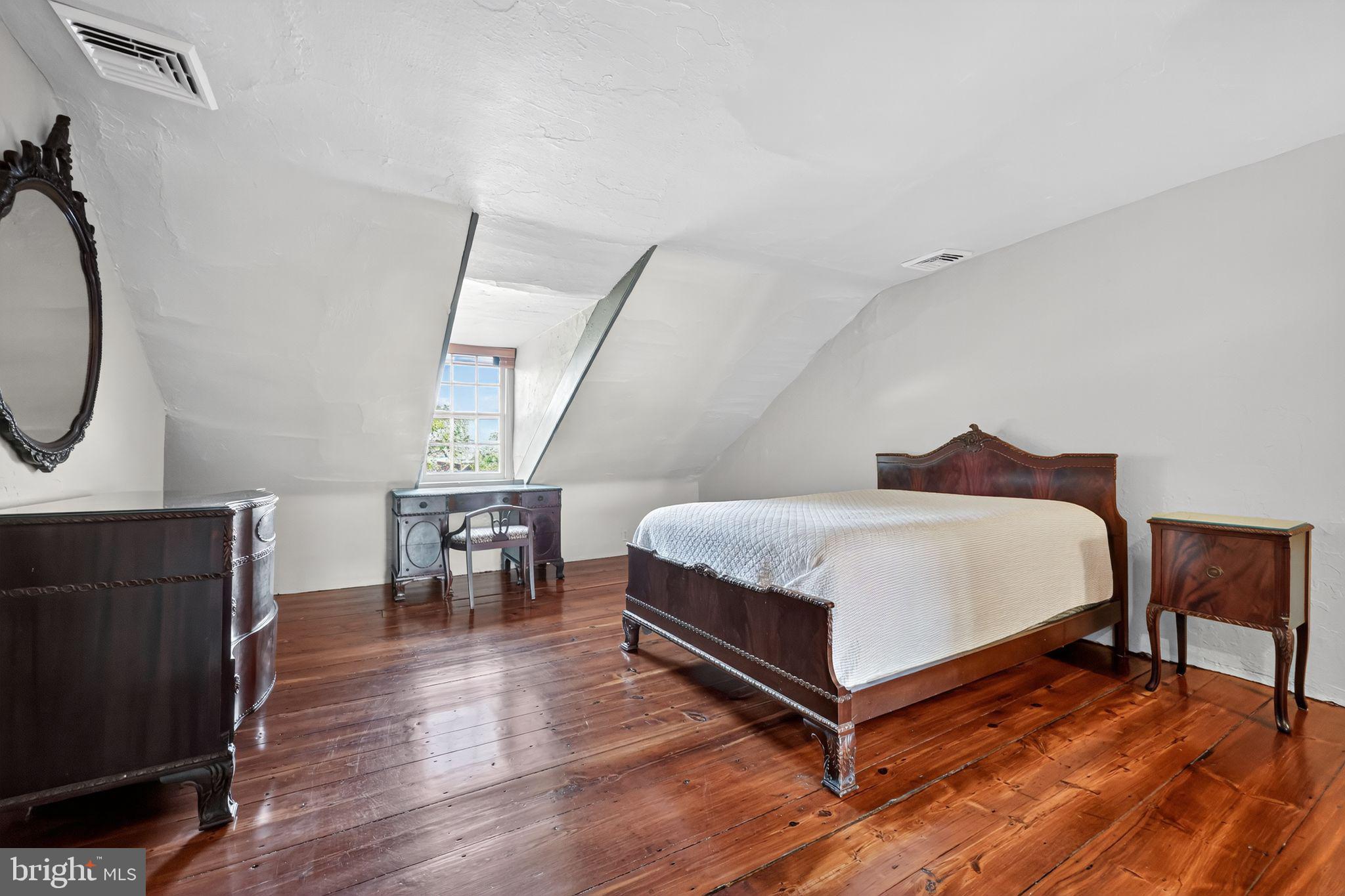 SOCIETY HILL - Residential