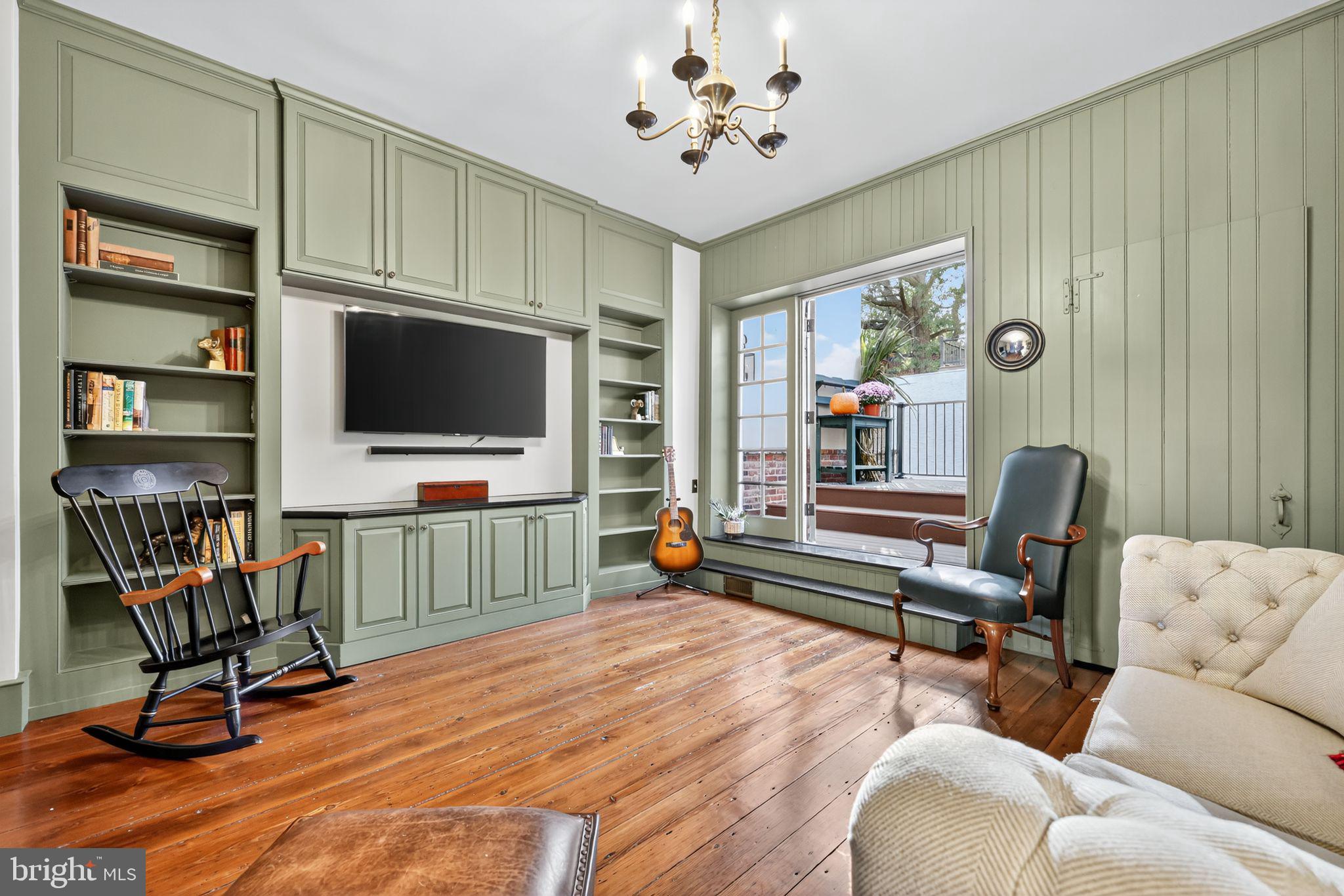 SOCIETY HILL - Residential