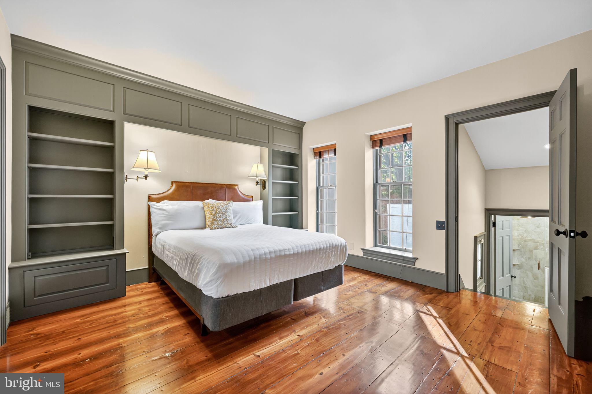 SOCIETY HILL - Residential