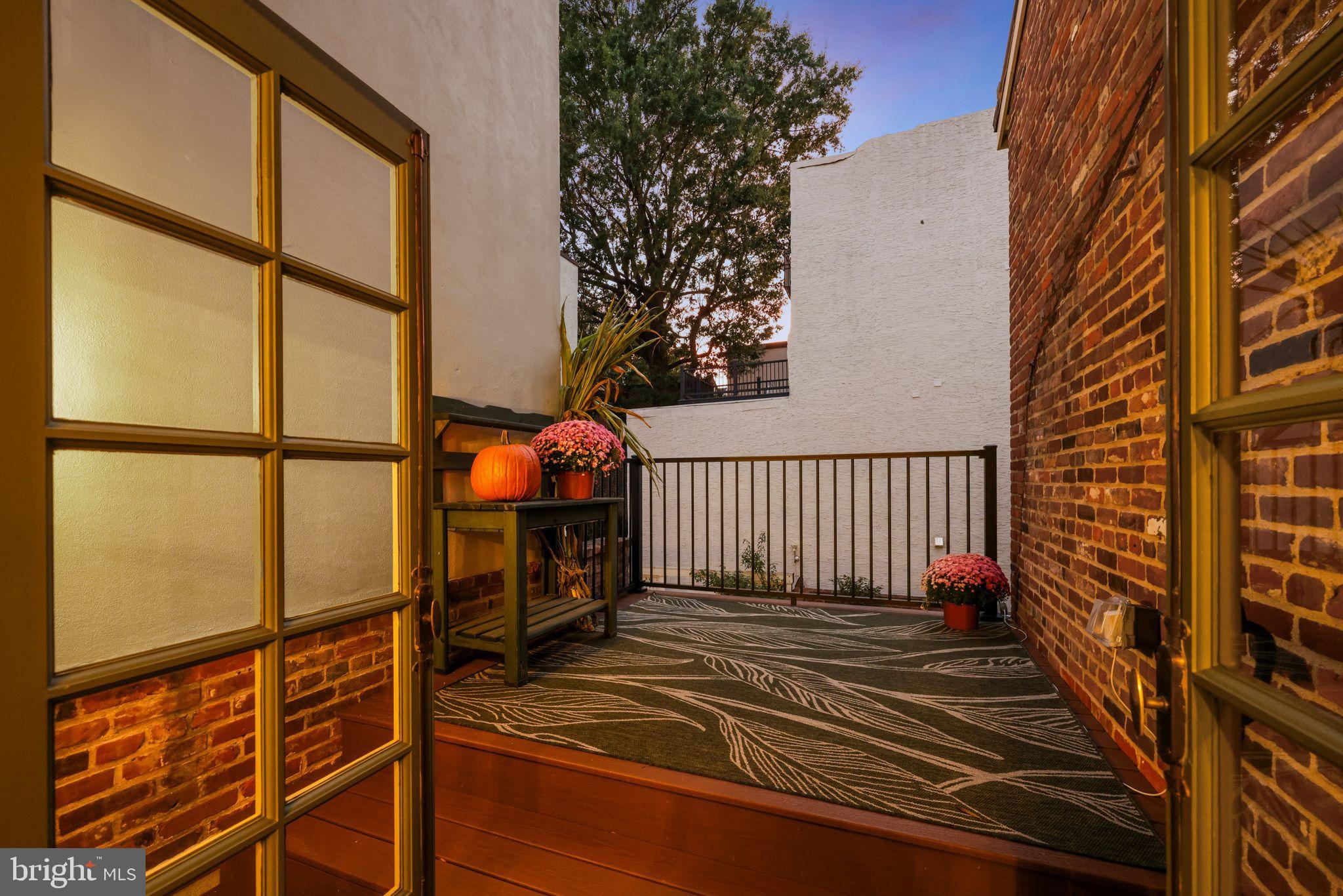 SOCIETY HILL - Residential