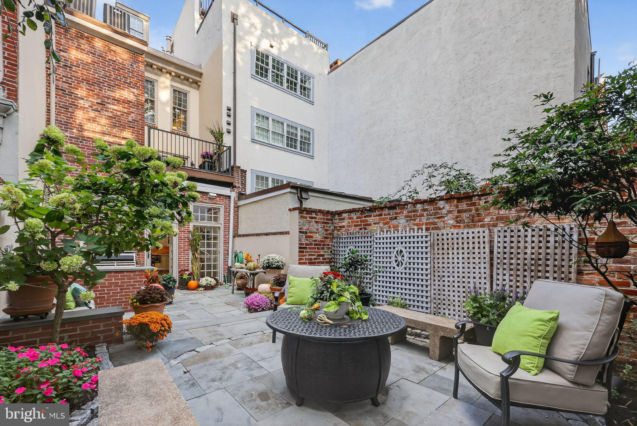 SOCIETY HILL - Residential