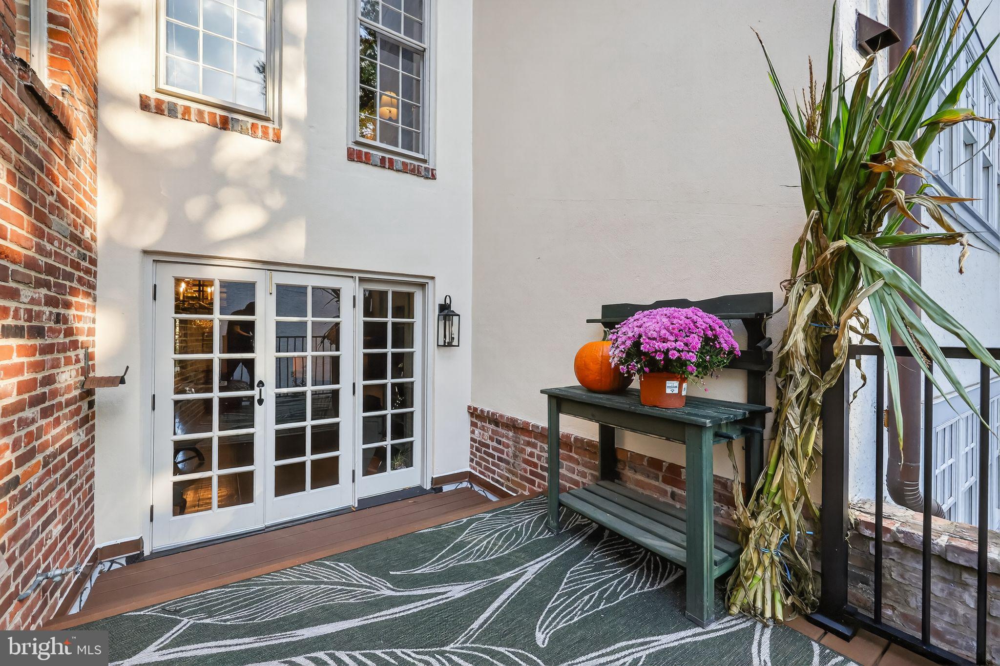 SOCIETY HILL - Residential