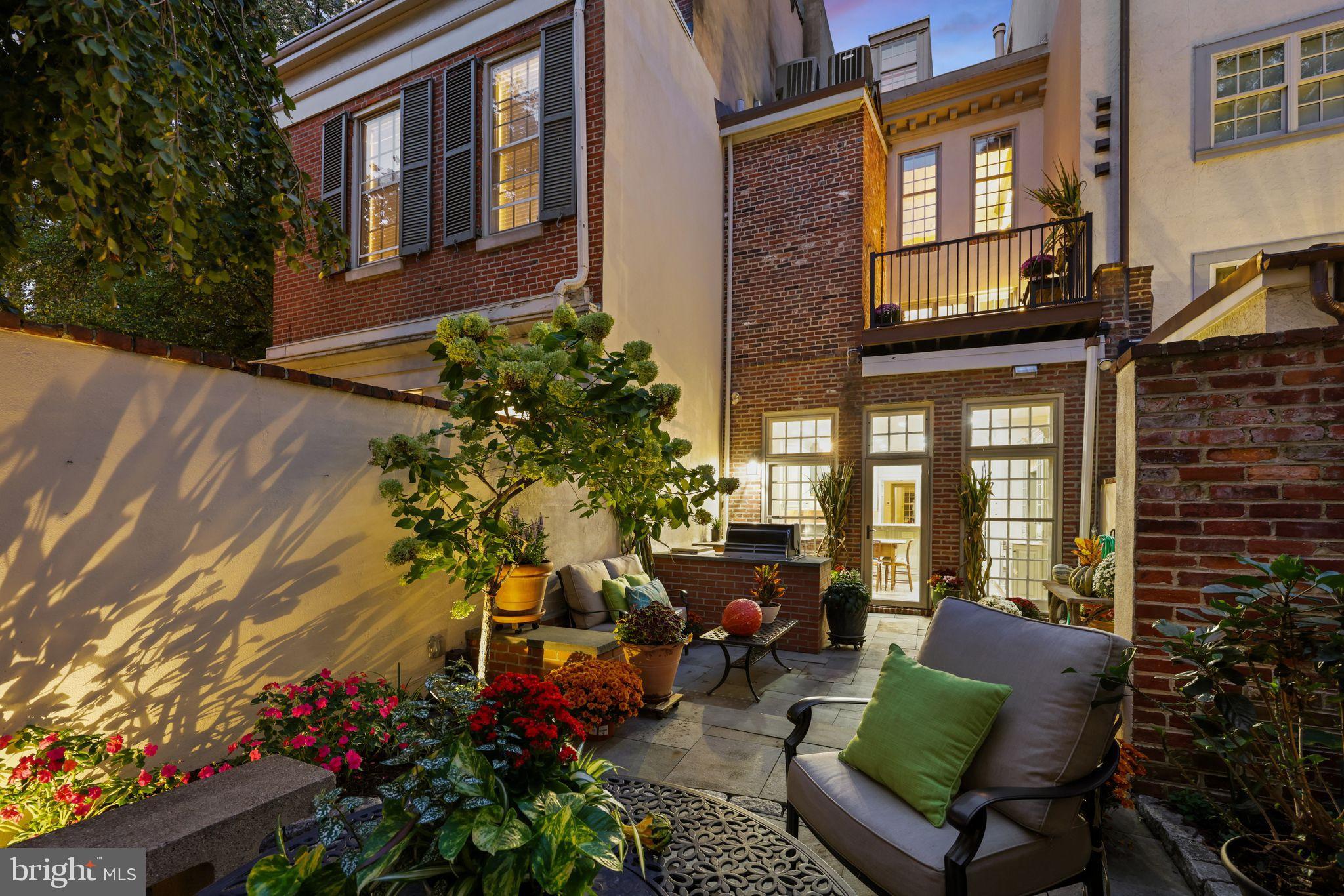 SOCIETY HILL - Residential