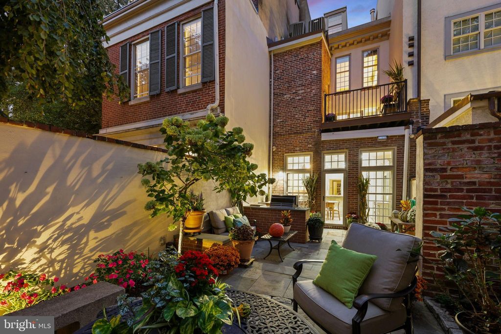 Photo of 302 S 2nd Street, PHILADELPHIA, PA 19106 (MLS # PAPH2542232)
