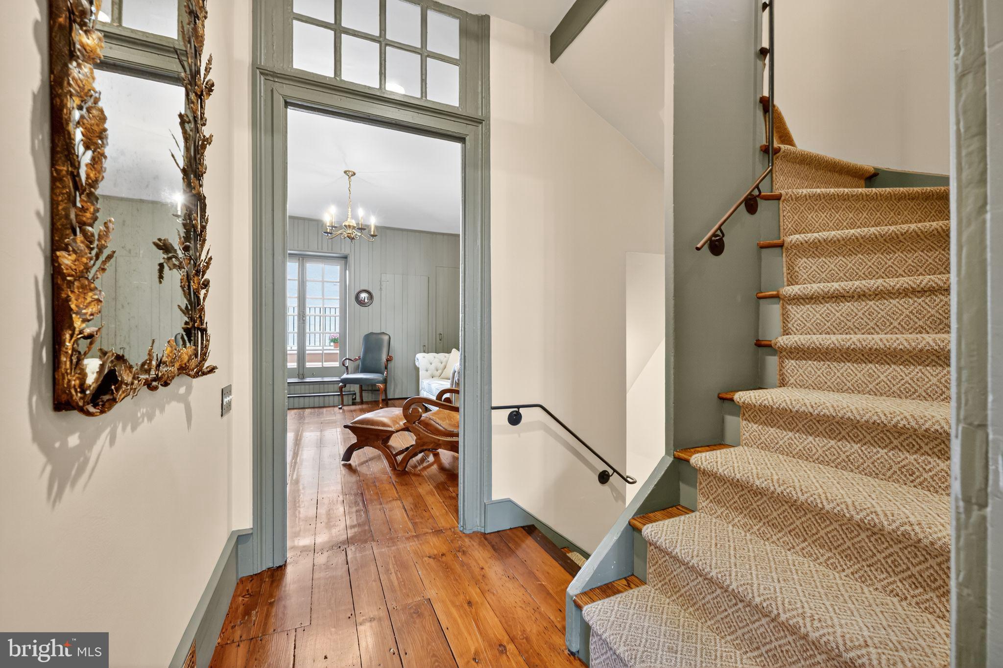 SOCIETY HILL - Residential