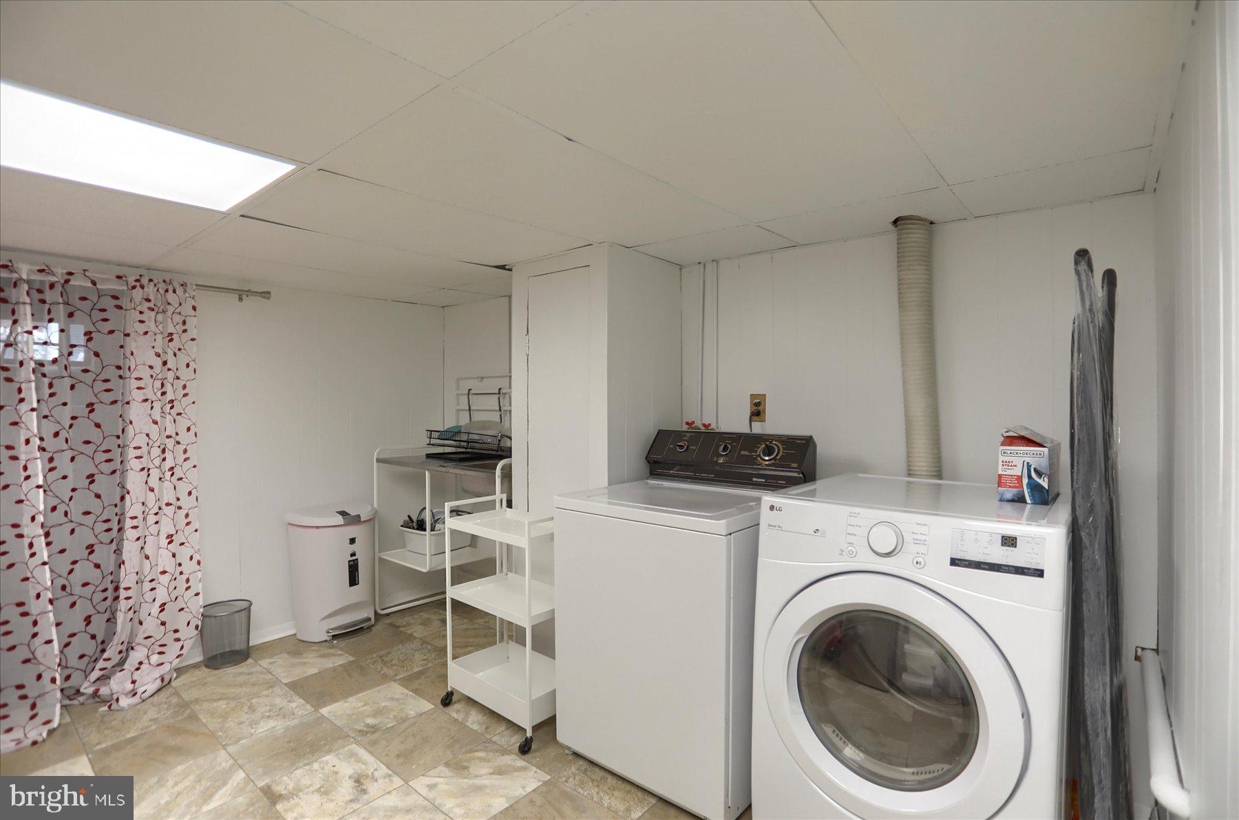 NORTHWOOD HILLS - Residential Lease