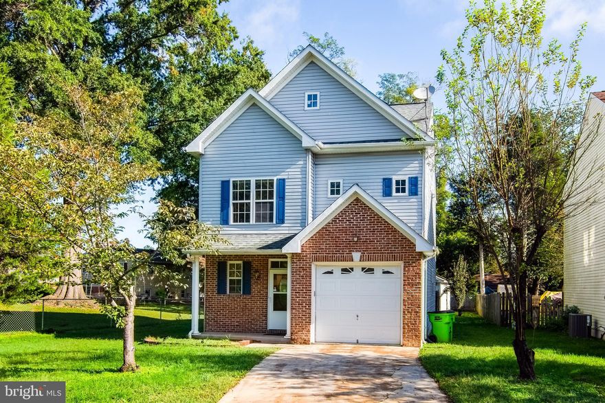 LOCATION LOCATION LOCATION!!!! Close to Fort Belvoir and Quantico Base, 4 bedrooms, 2 full bathrooms and 2 half baths.