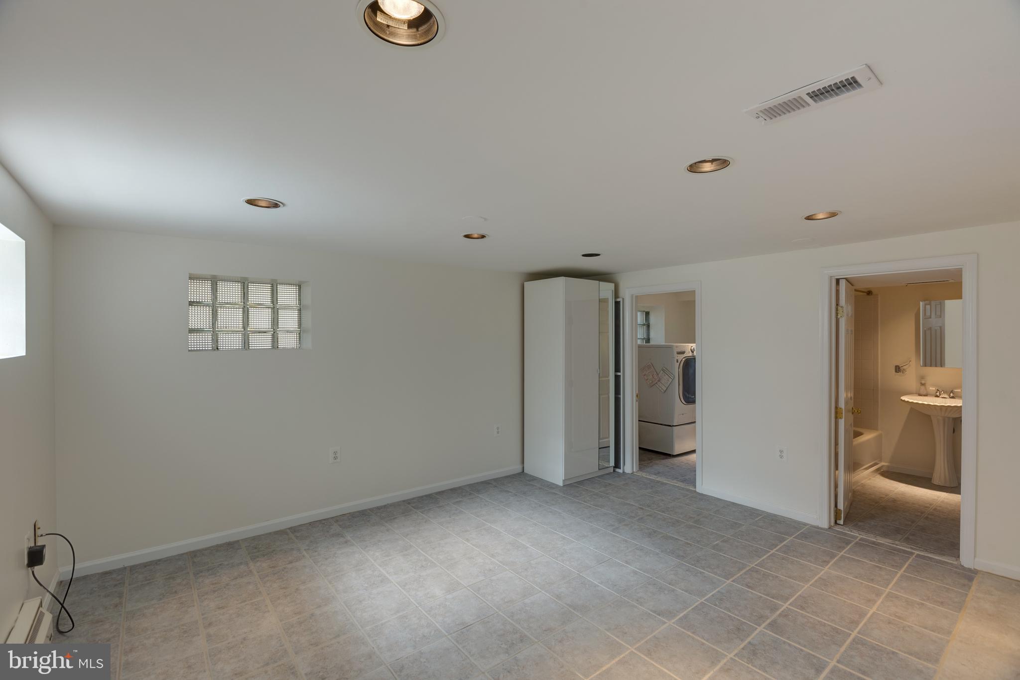 CHURCH COURTS - Residential