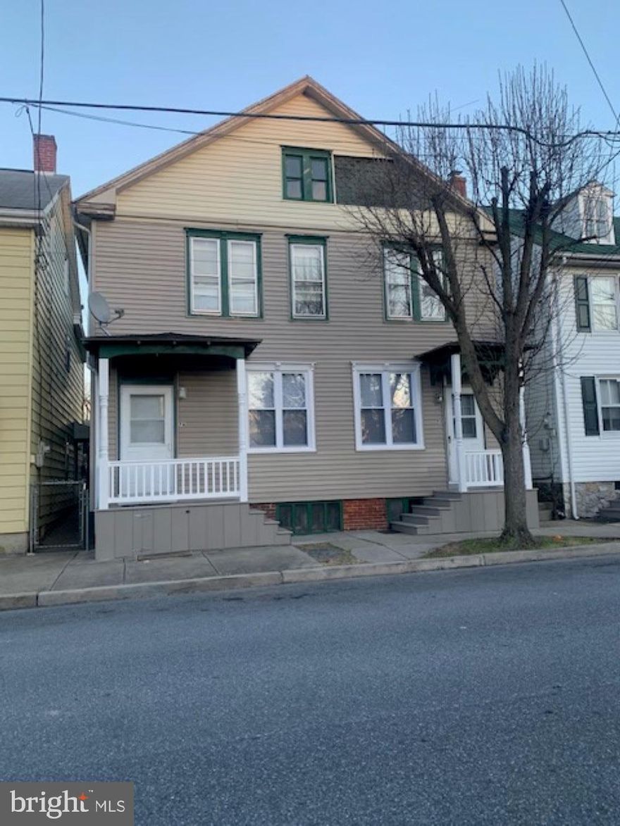 Completely remodeled first floor unit. Open floor plan w/1 bed, 1 fb, new windows, flooring, and paint throughout. Washer/Dryer included. Water/Sewer/Trash included.  2 blocks from downtown Lititz.