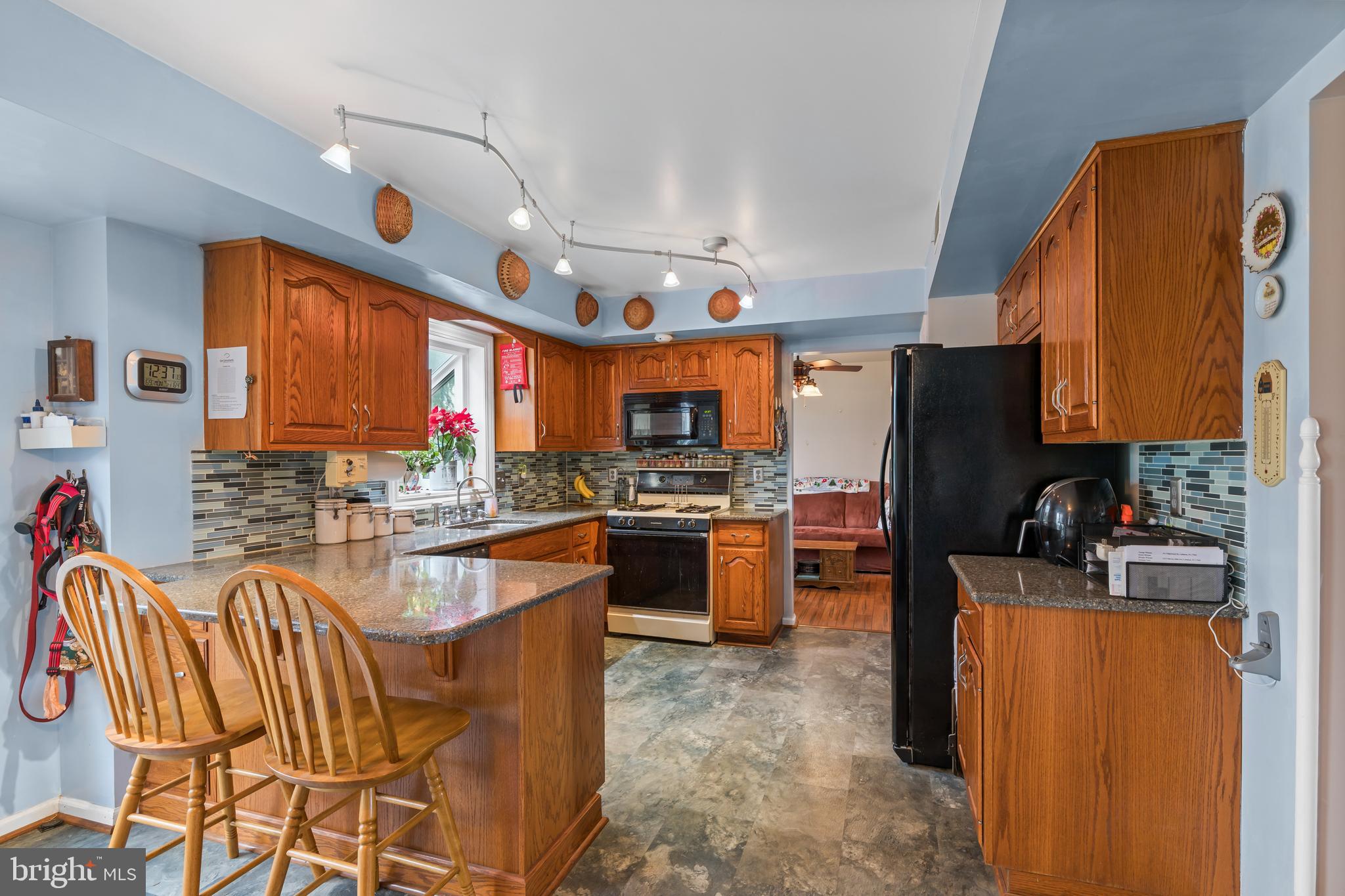 1049 BOESHORE CIRCLE