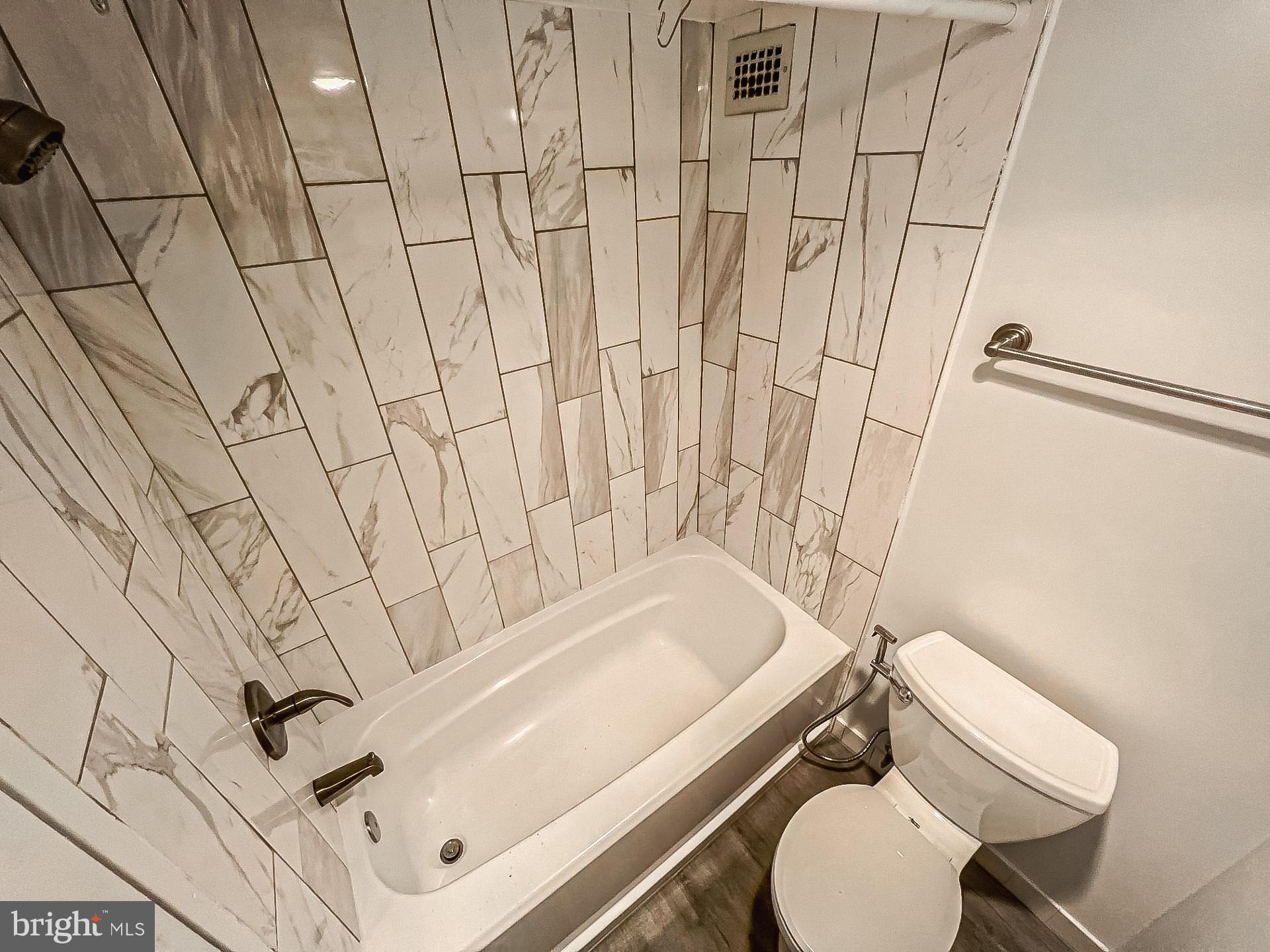 IDYLWOOD TOWERS - Residential Lease