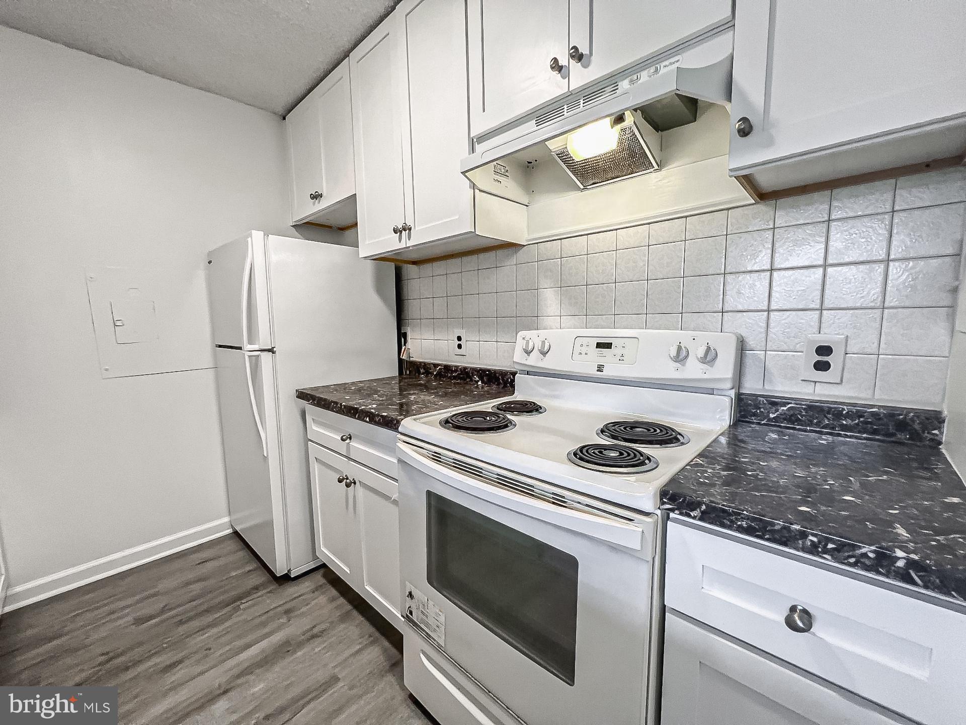 IDYLWOOD TOWERS - Residential Lease