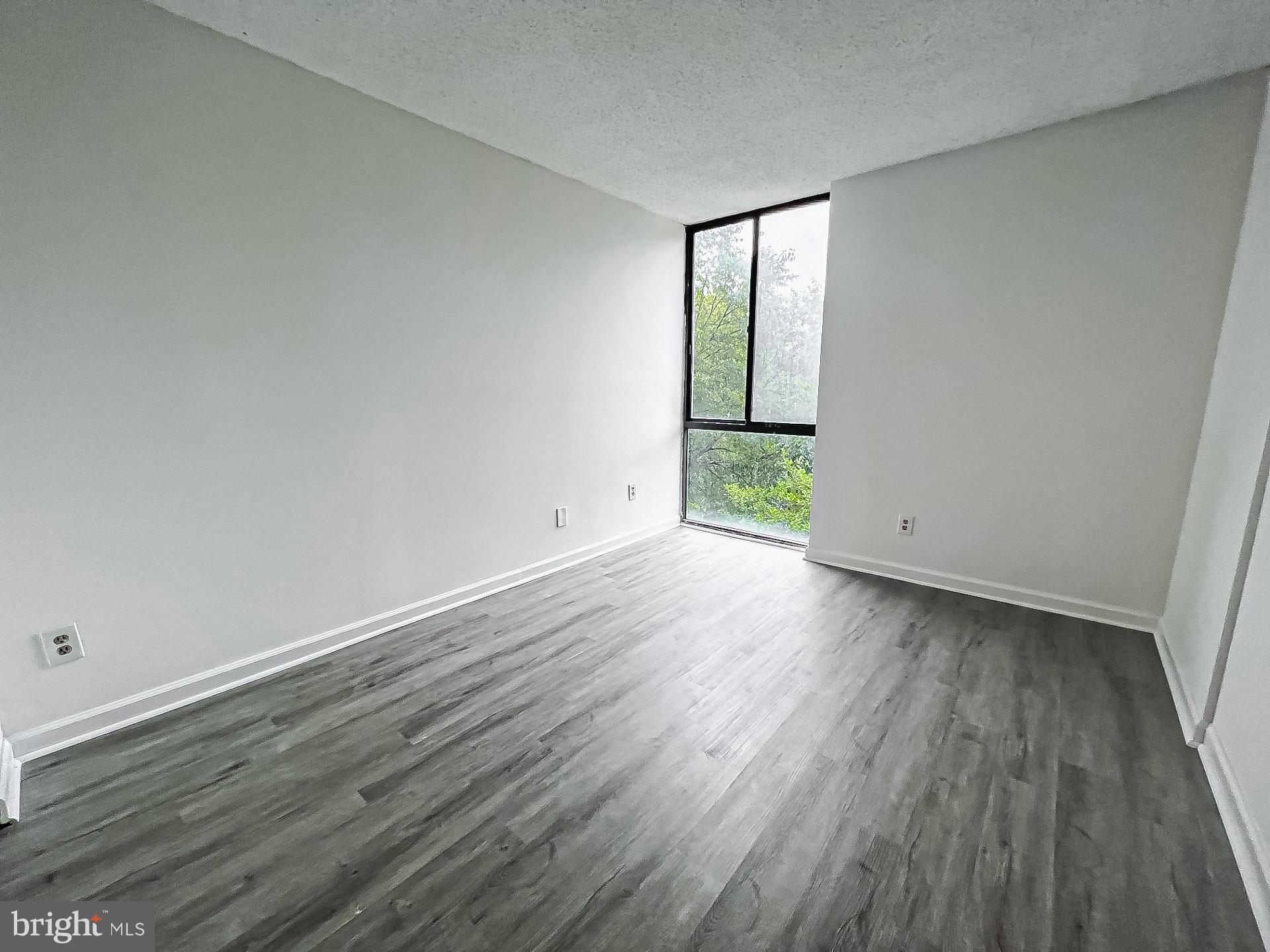 IDYLWOOD TOWERS - Residential Lease