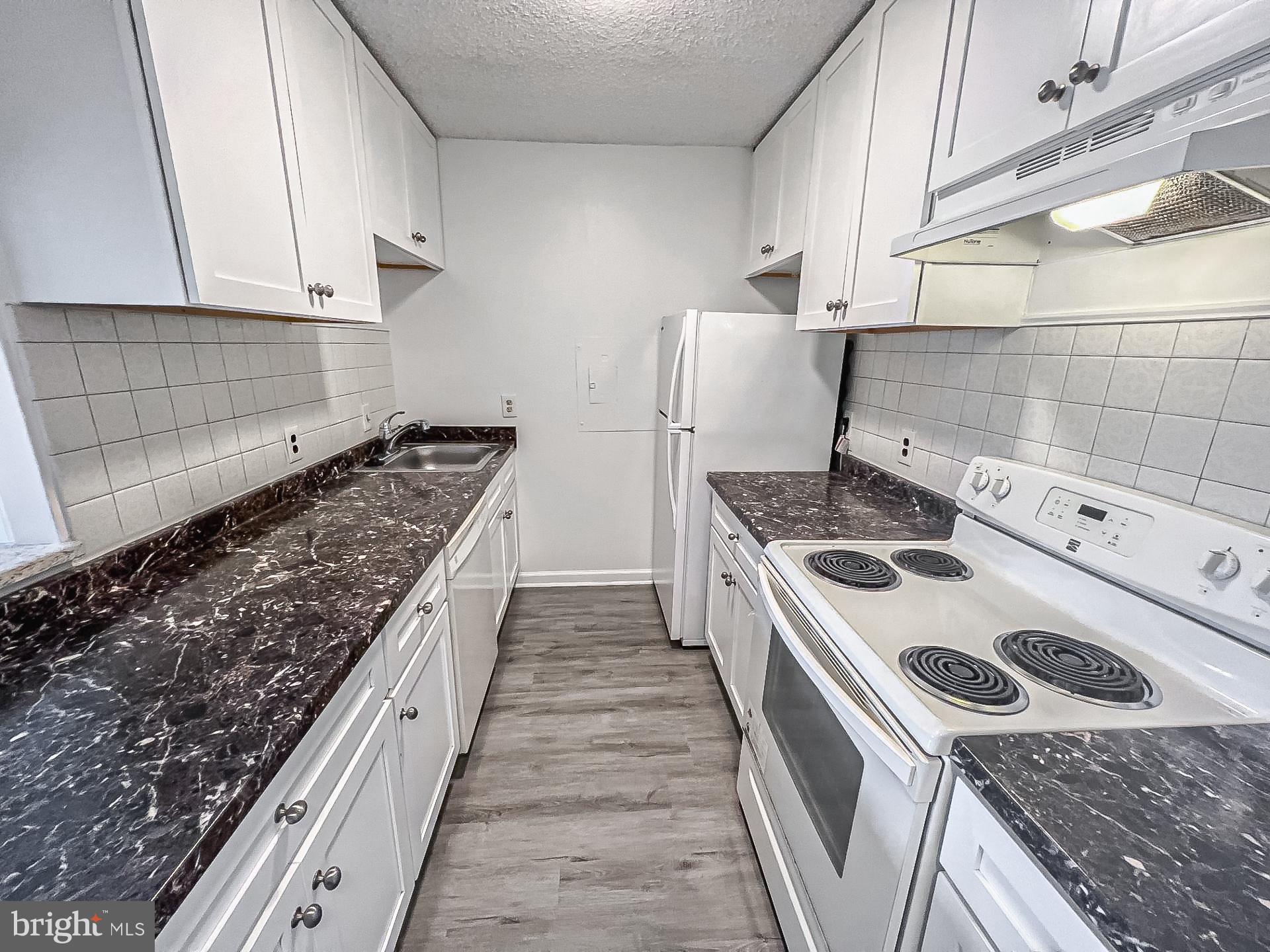 IDYLWOOD TOWERS - Residential Lease