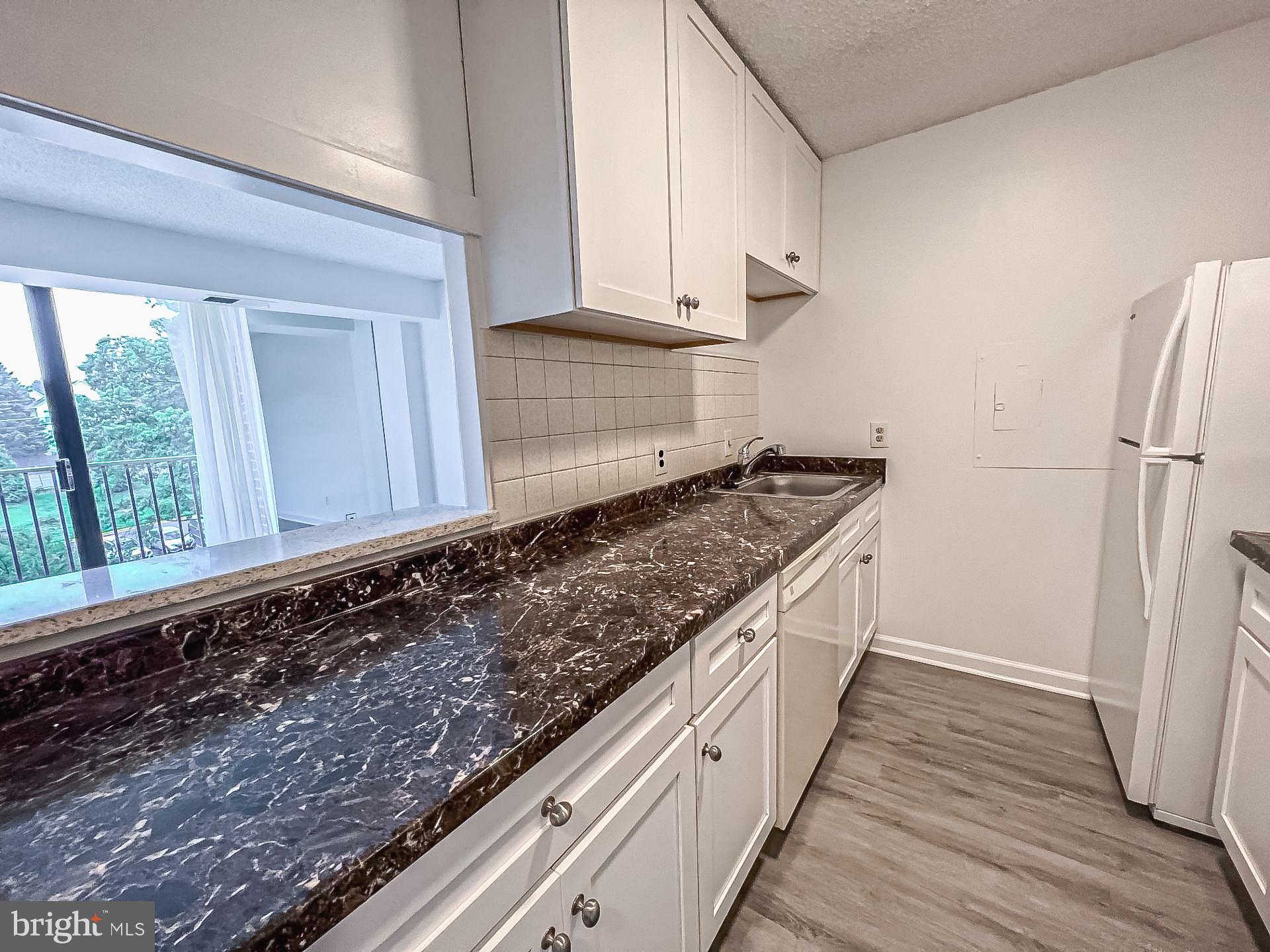 IDYLWOOD TOWERS - Residential Lease