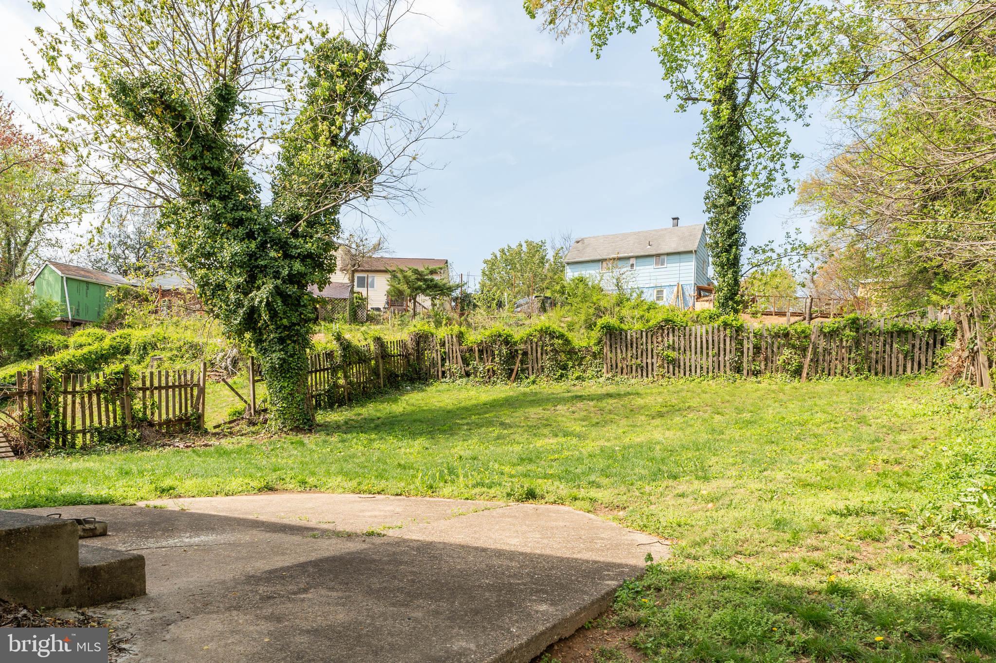 RIVERDALE WOODS - Residential