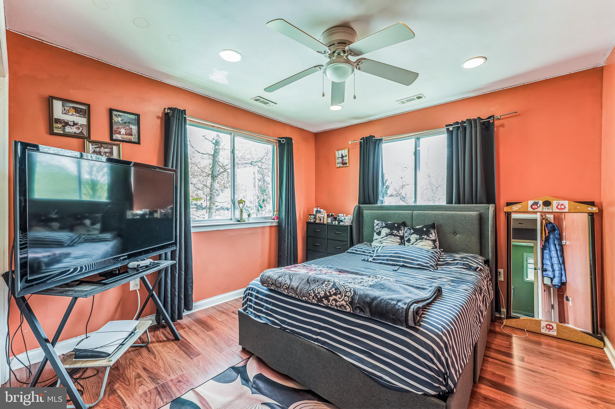 RIVERDALE WOODS - Residential