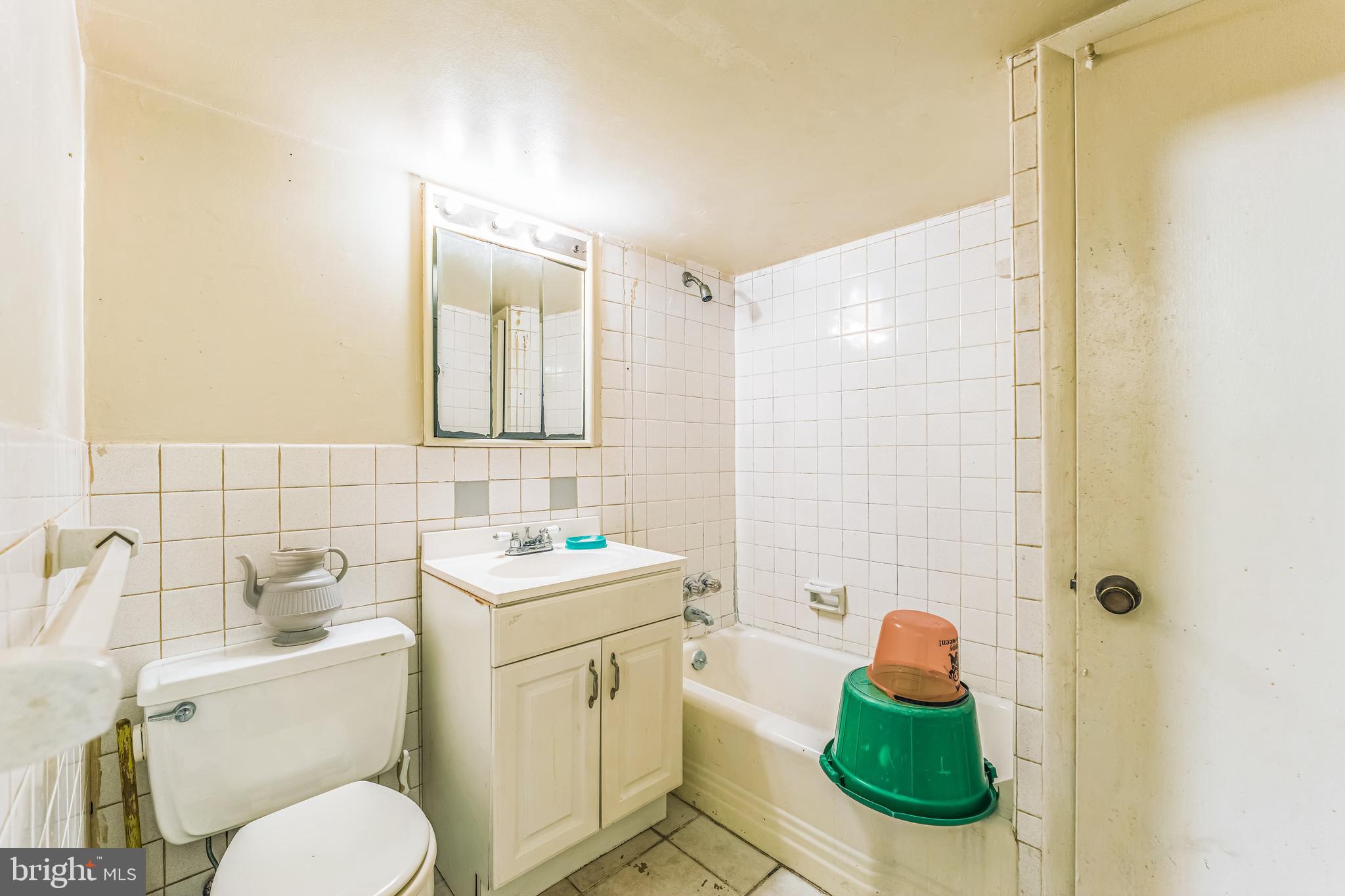 RIVERDALE WOODS - Residential