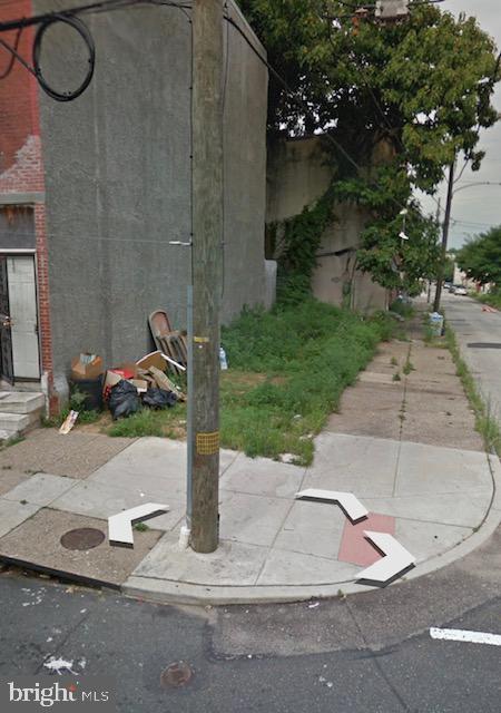 This property is vacant land with original zoning of cmx2 current land use is up to buyer to determine. Preferred use of seller's title company for clearing purposes.