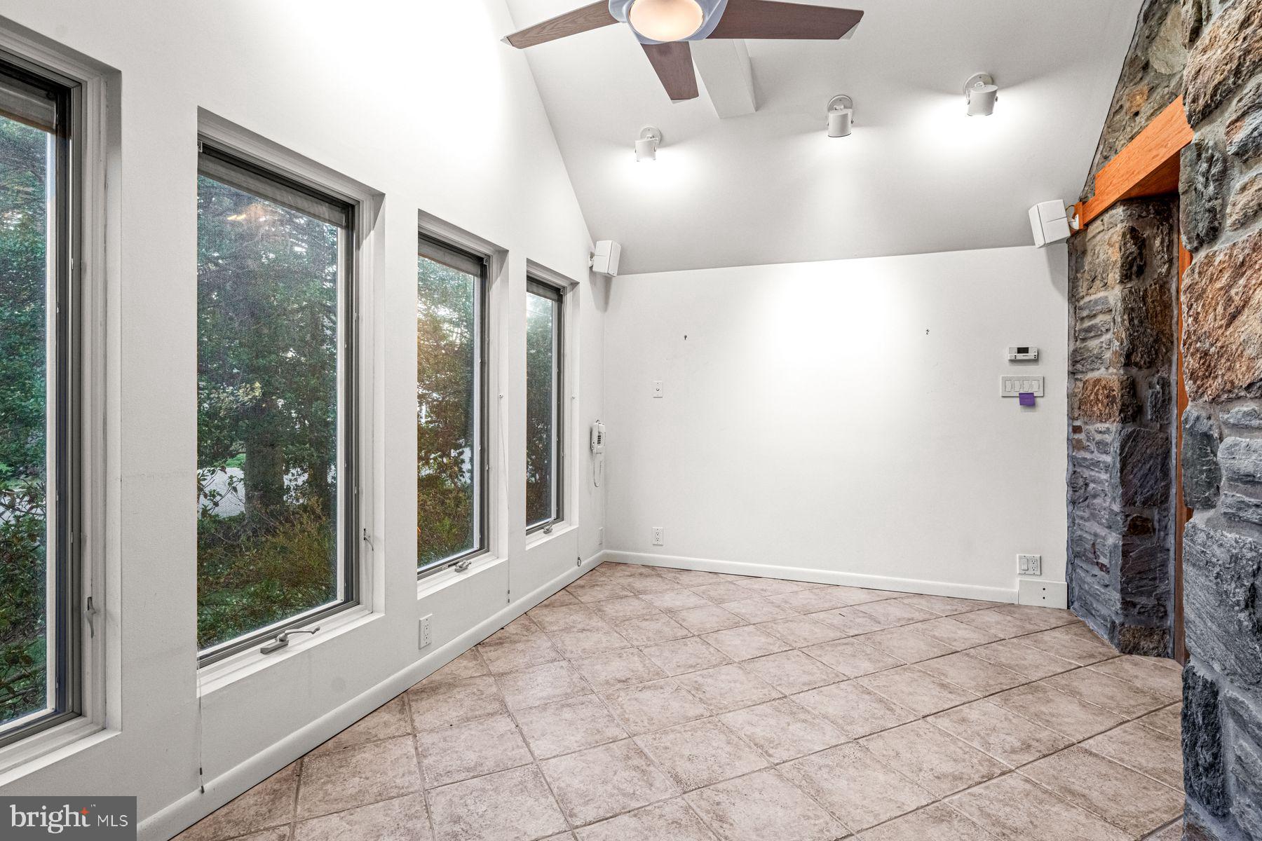 COLLEGE PARK - Residential