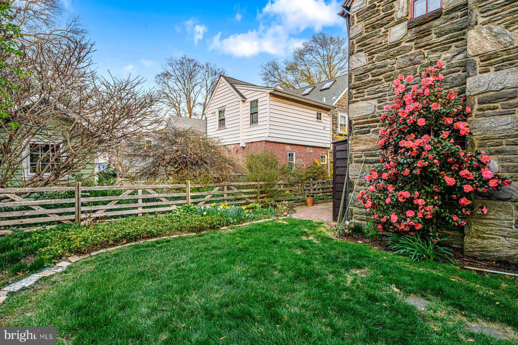 COLLEGE PARK - Residential