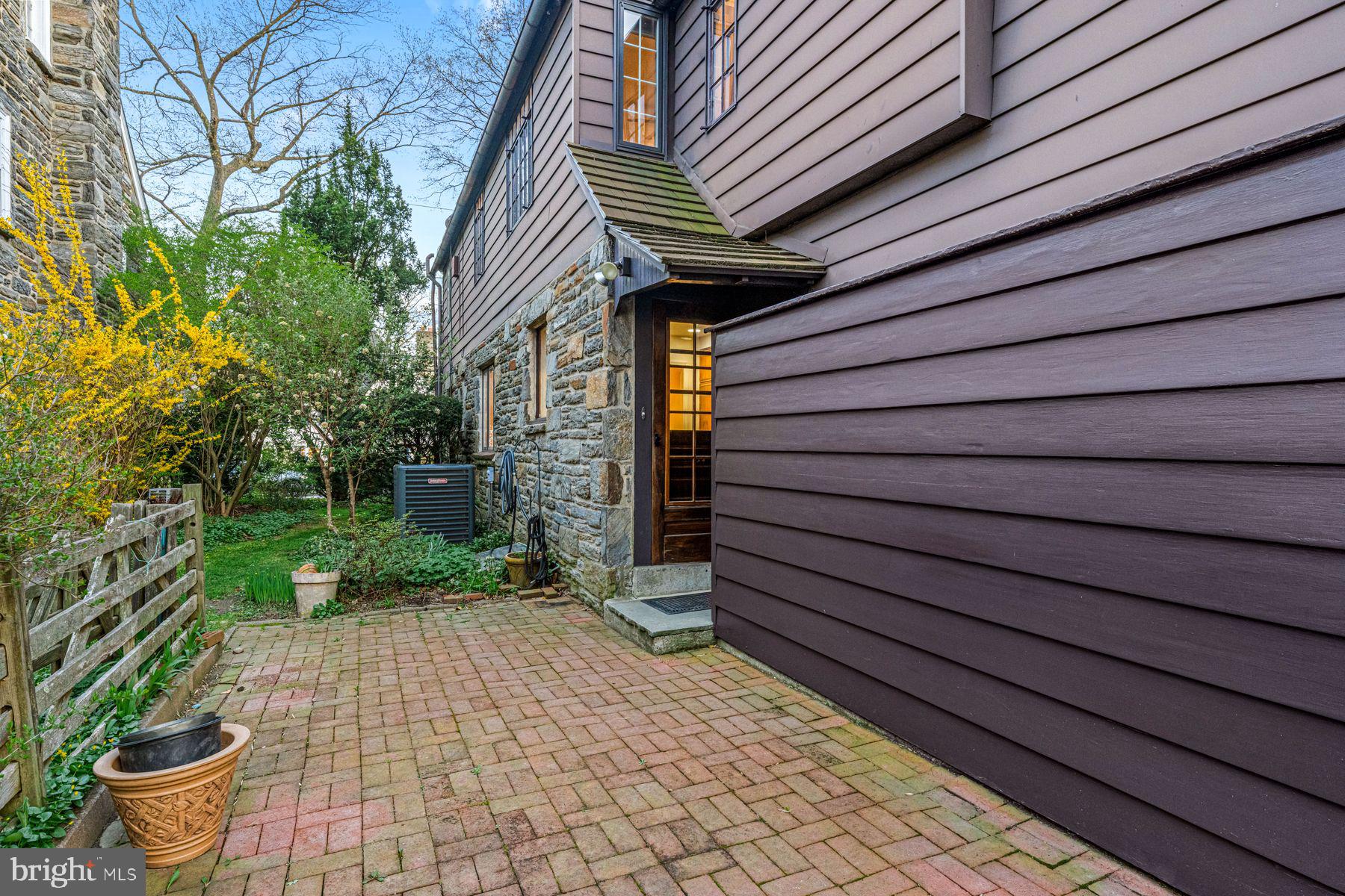 COLLEGE PARK - Residential