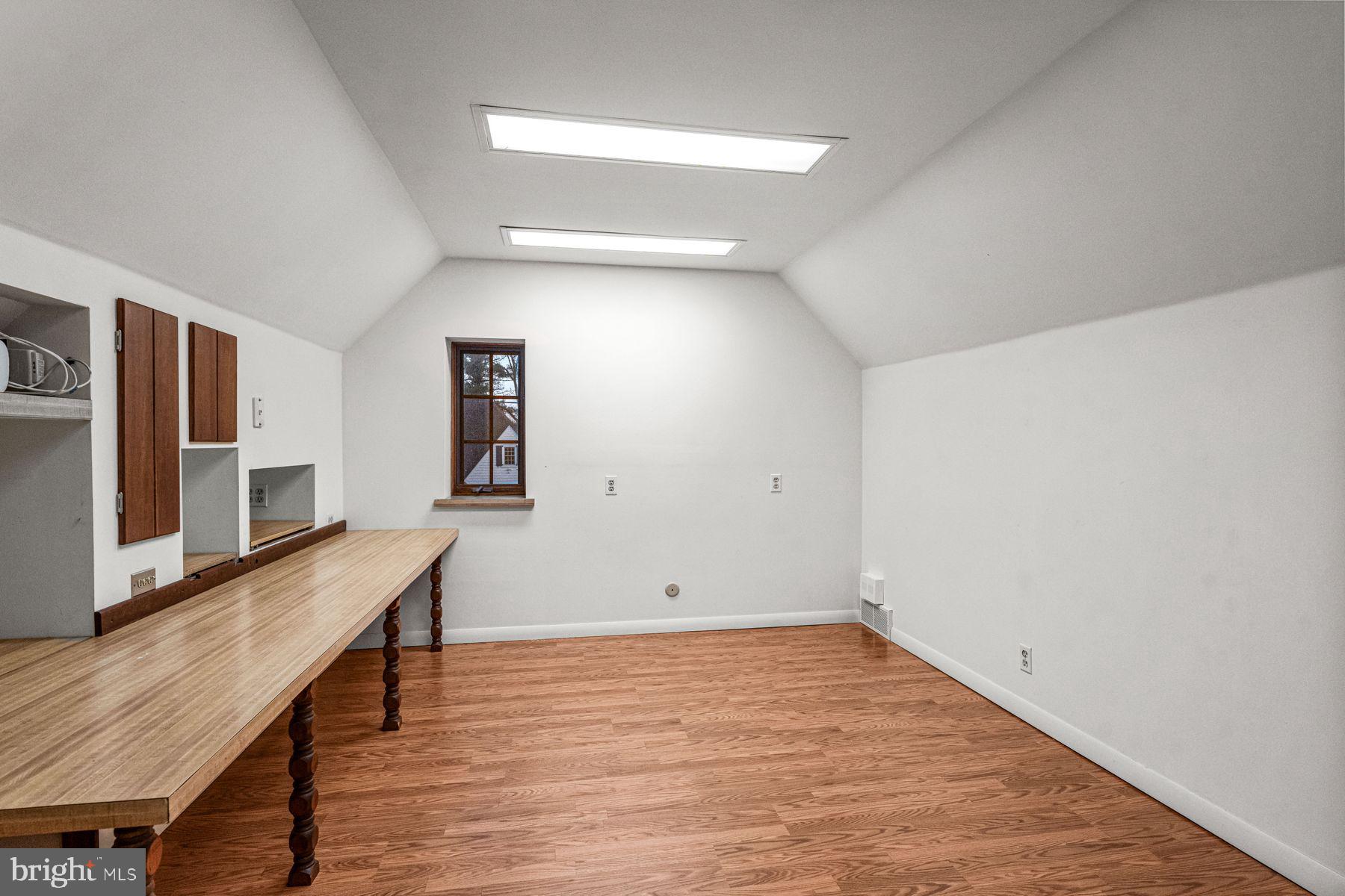 COLLEGE PARK - Residential