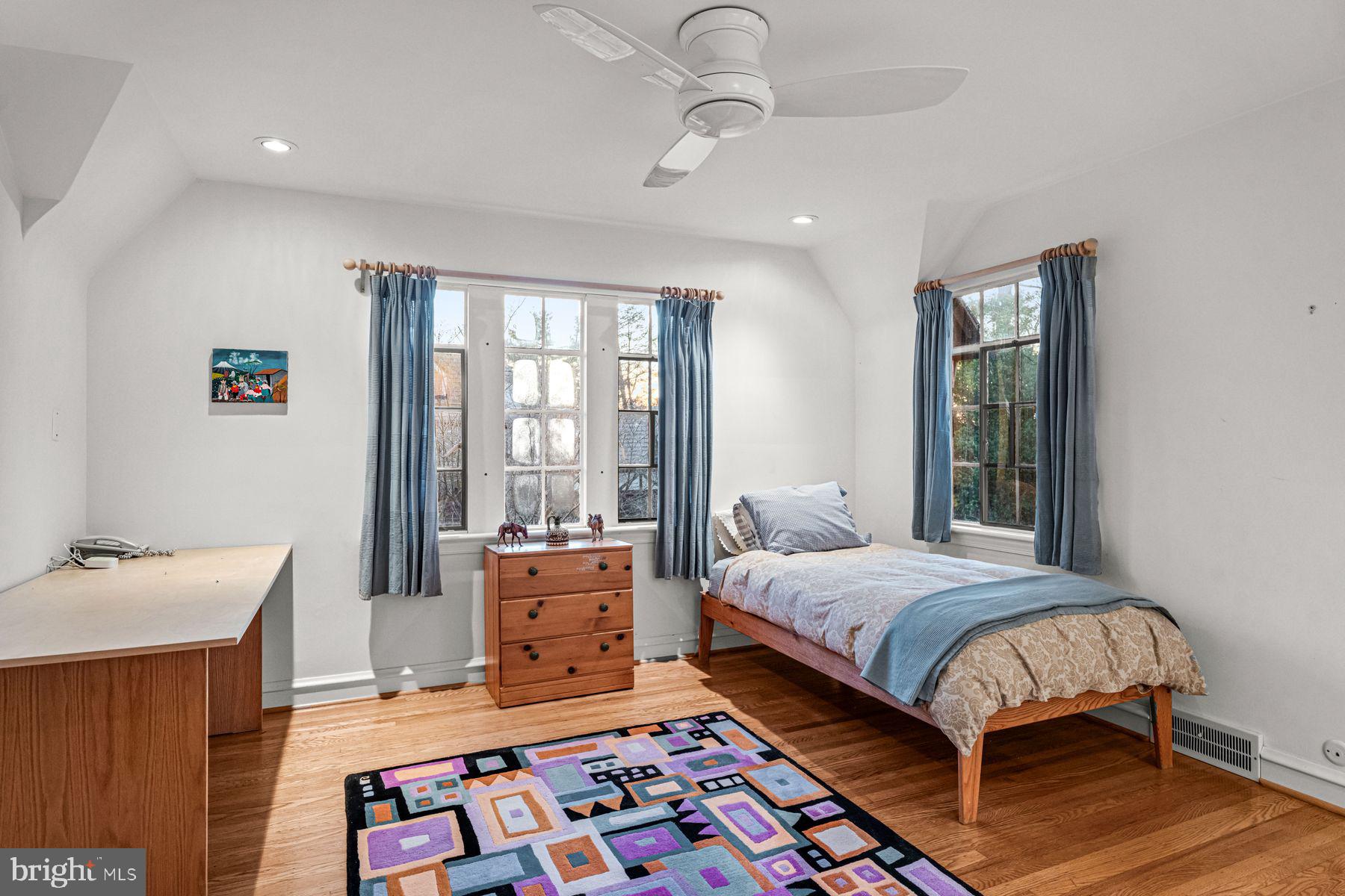 COLLEGE PARK - Residential