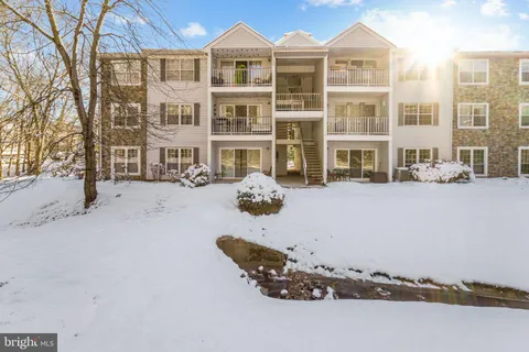 30 Holly Court, Trenton, NJ MLS: NJME2070672