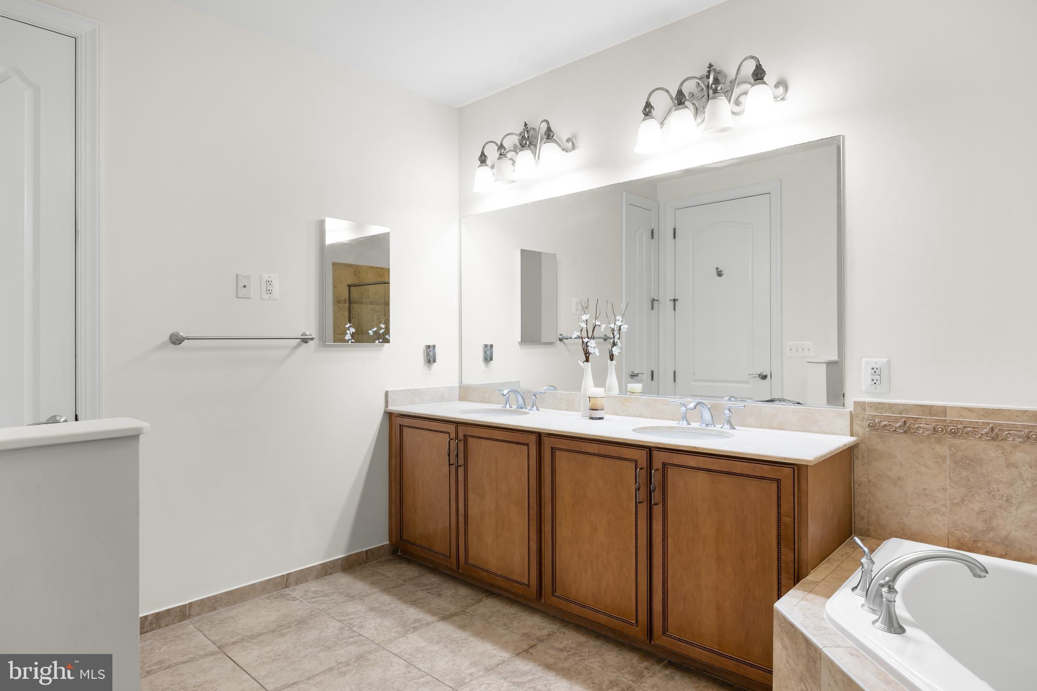 GRANDVIEW AT ANNAPOLIS TOWNE CENTRE - Residential