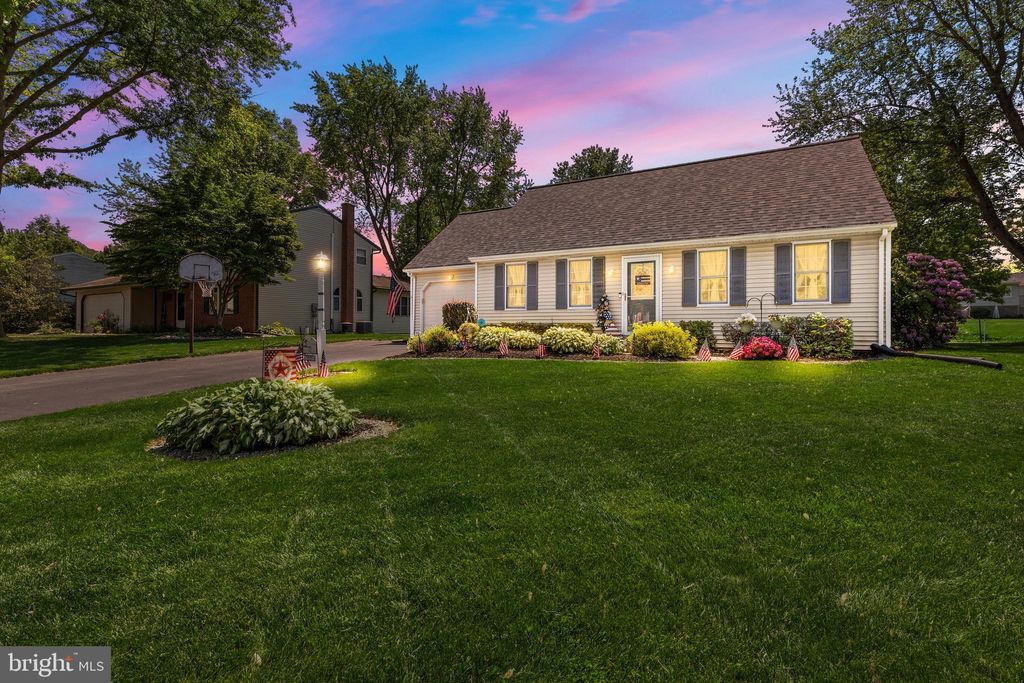Photo of 925 Indian Springs Drive, LANCASTER, PA 17601 (MLS # PALA2087714)