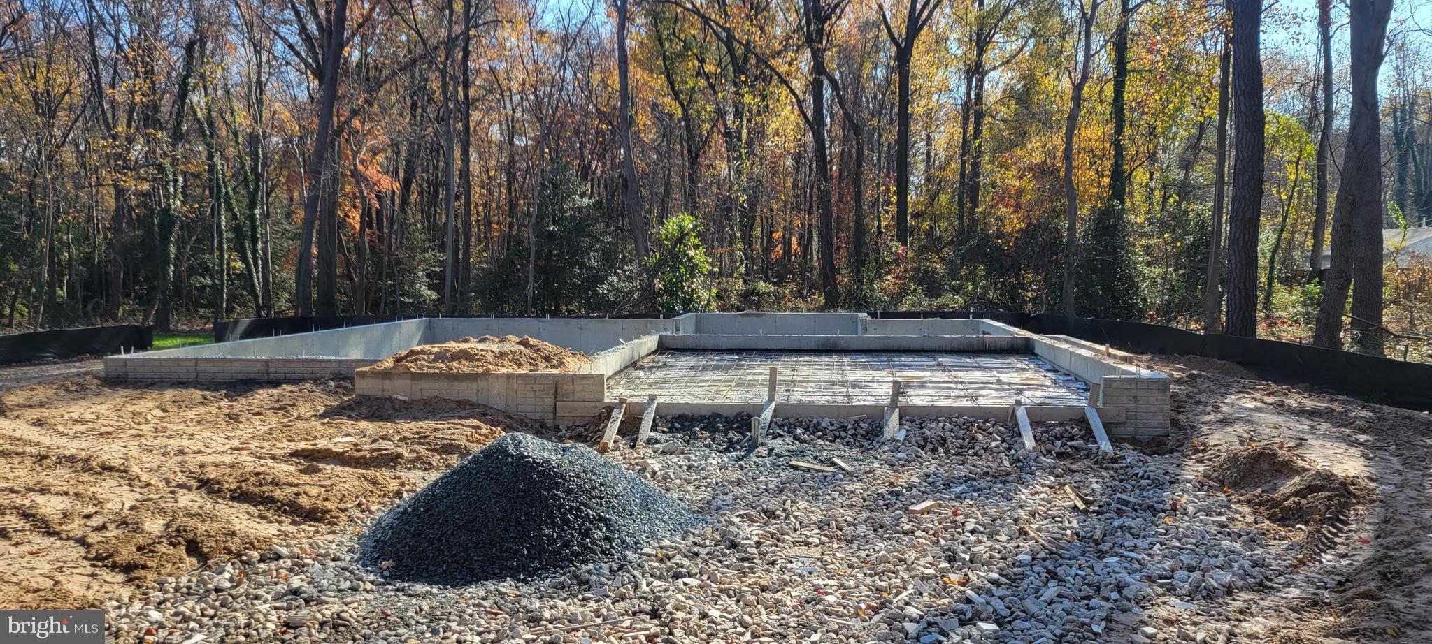 POWHATAN BEACH - Residential