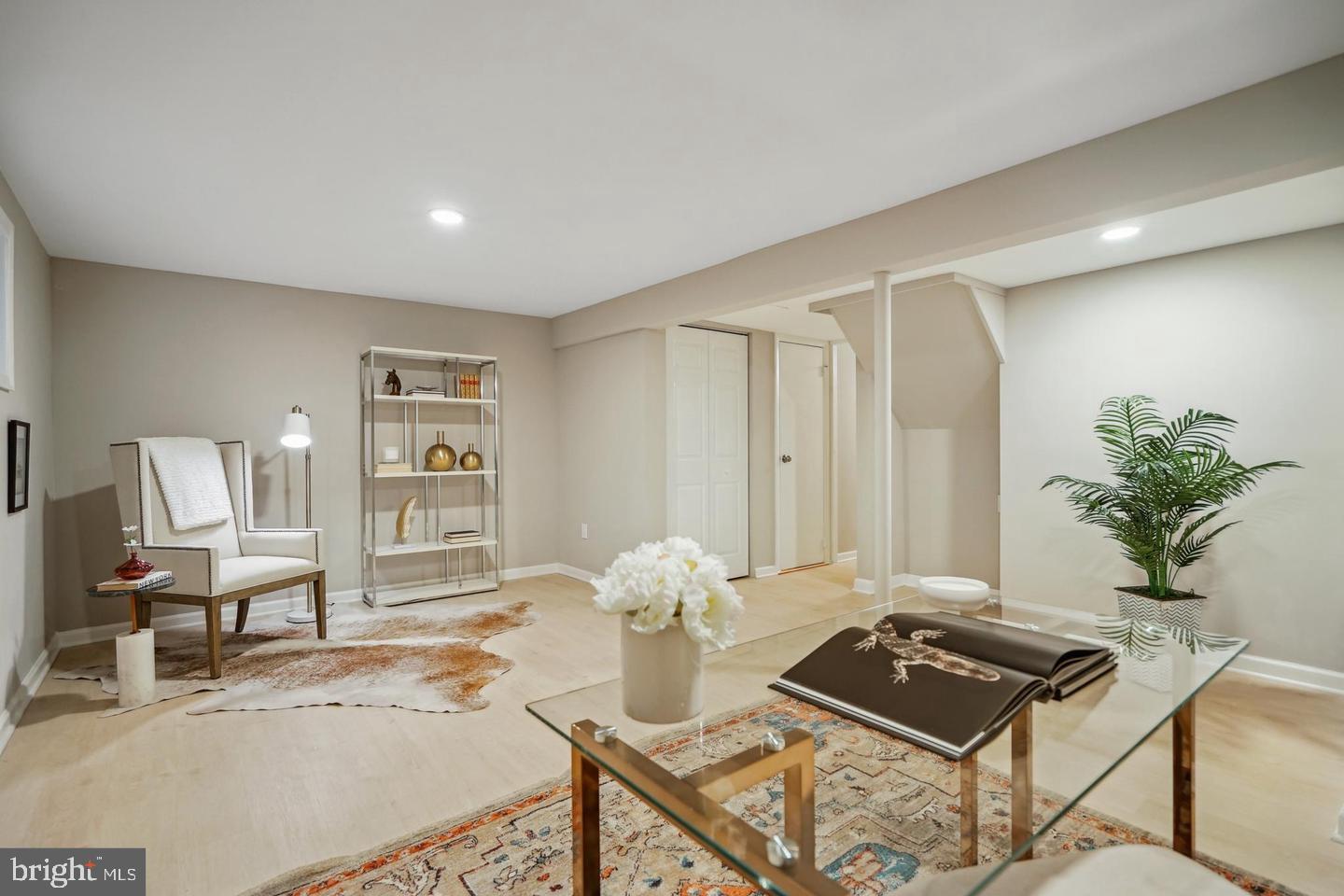 LAKE BRADDOCK - Residential Lease