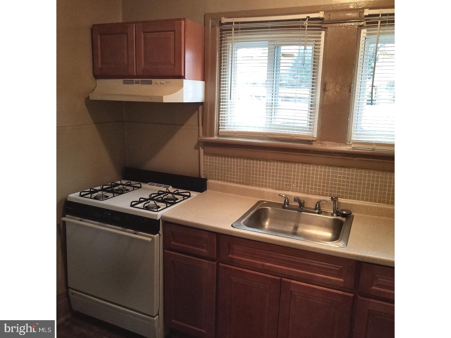 GLENSIDE - Residential Lease