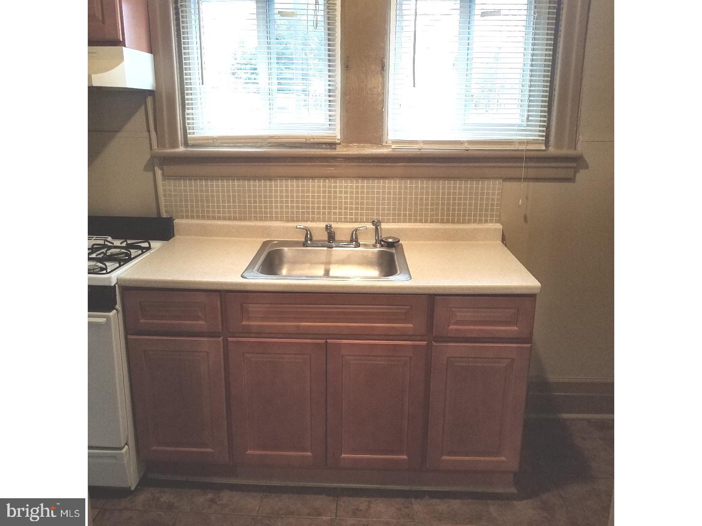 GLENSIDE - Residential Lease