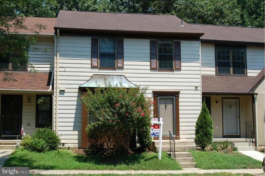 OPEN,SPACIOUS FLOORPLAN**LR W/FIREPLACE&SLID.GLASS DRS.TO CUSTOM DECK FENCED YARD,BACKING TO TREES**RECENTLY REPLACED KIT. W/ 42" CAB.,GRANITE & S/S APPLIANCES**WOOD FLOORS LR,DR & BEDROOMS**EAT-IN KIT.W/PANTRY & MANY UPDATES**MBR w/WALK-IN CLOSET*WALK TO POOL/RAQUET CLUB,SHOPPING, VRE**CONVEN. LOCATED TO FFX CNTY PKWY**MANY TRAILS**EXCELLENT SCHOOLS**POPULAR BURKE CENTRE COMM. W/ MANY AMMENITIES*